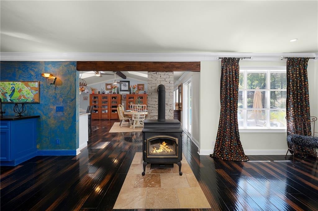 Calhoun, Georgia, 30701, United States, 3 Bedrooms Bedrooms, ,3 BathroomsBathrooms,Residential,For Sale,1980675