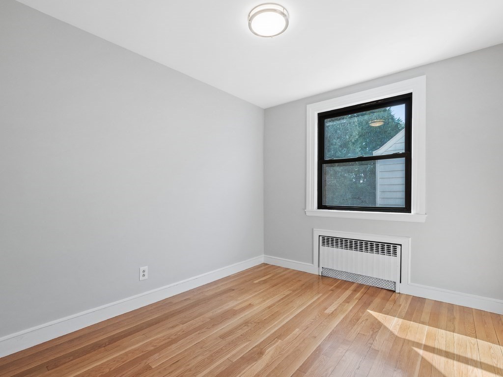 Waltham, Massachusetts, 02453, United States, 5 Bedrooms Bedrooms, ,3 BathroomsBathrooms,Residential,For Sale,1744769