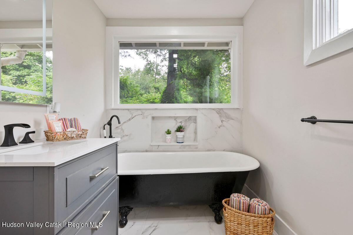 Woodstock, New York, 12498, United States, 4 Bedrooms Bedrooms, ,3 BathroomsBathrooms,Residential,For Sale,1991084