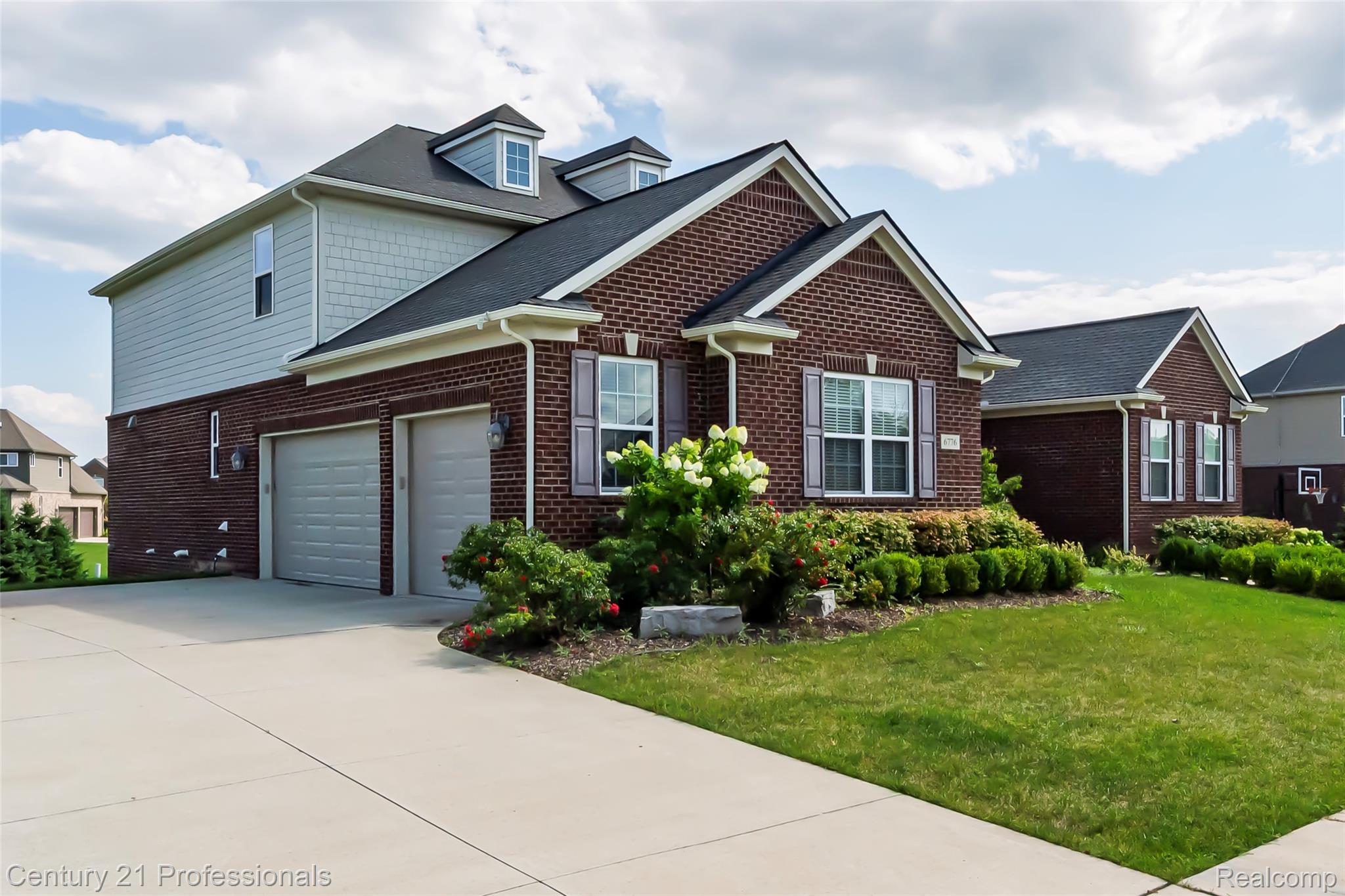 Canton, Michigan, 48187, United States, 5 Bedrooms Bedrooms, ,6 BathroomsBathrooms,Residential,For Sale,1908049