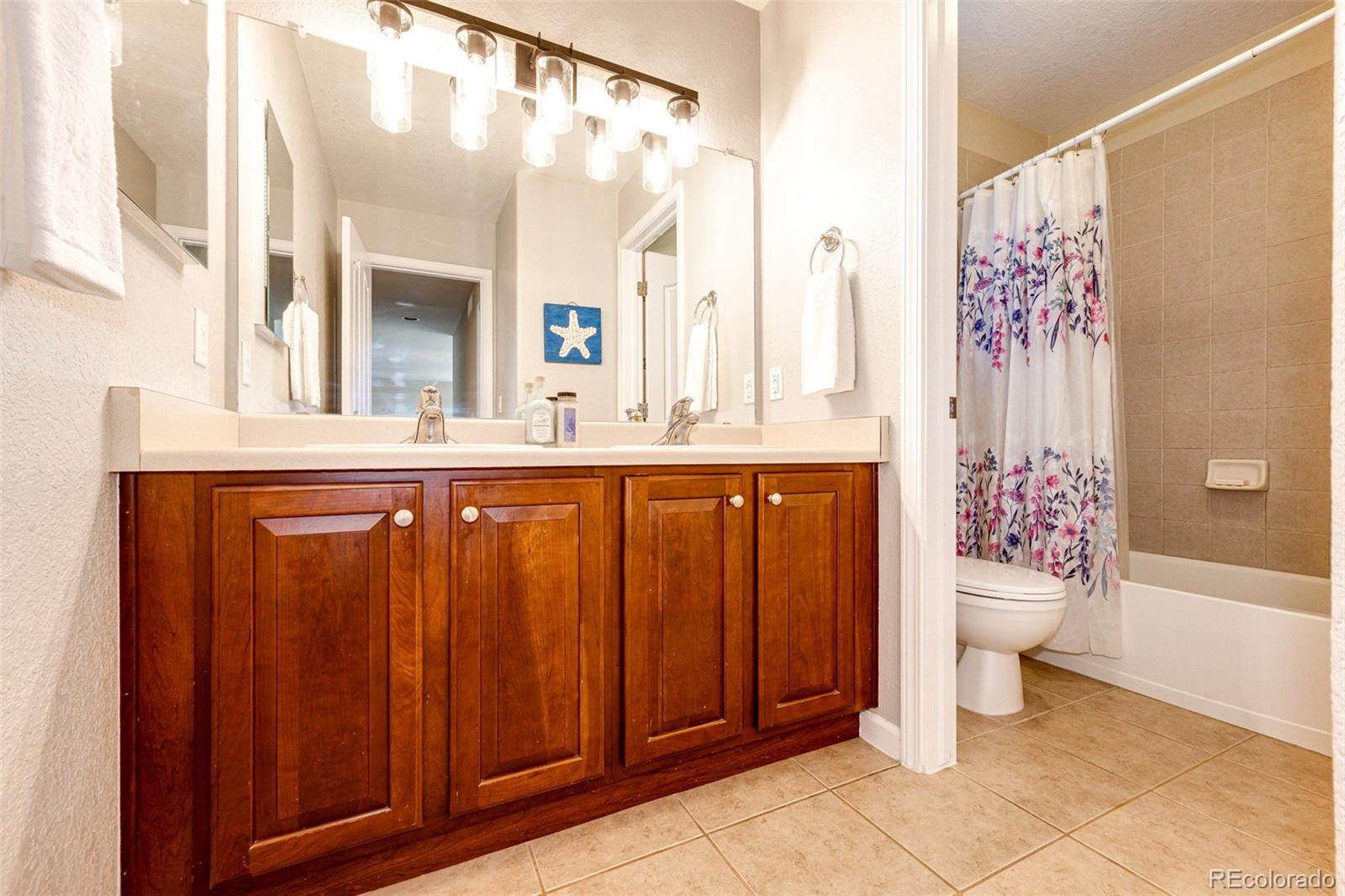 Aurora, Colorado, 80016, United States, 5 Bedrooms Bedrooms, ,3 BathroomsBathrooms,Residential,For Sale,1890934