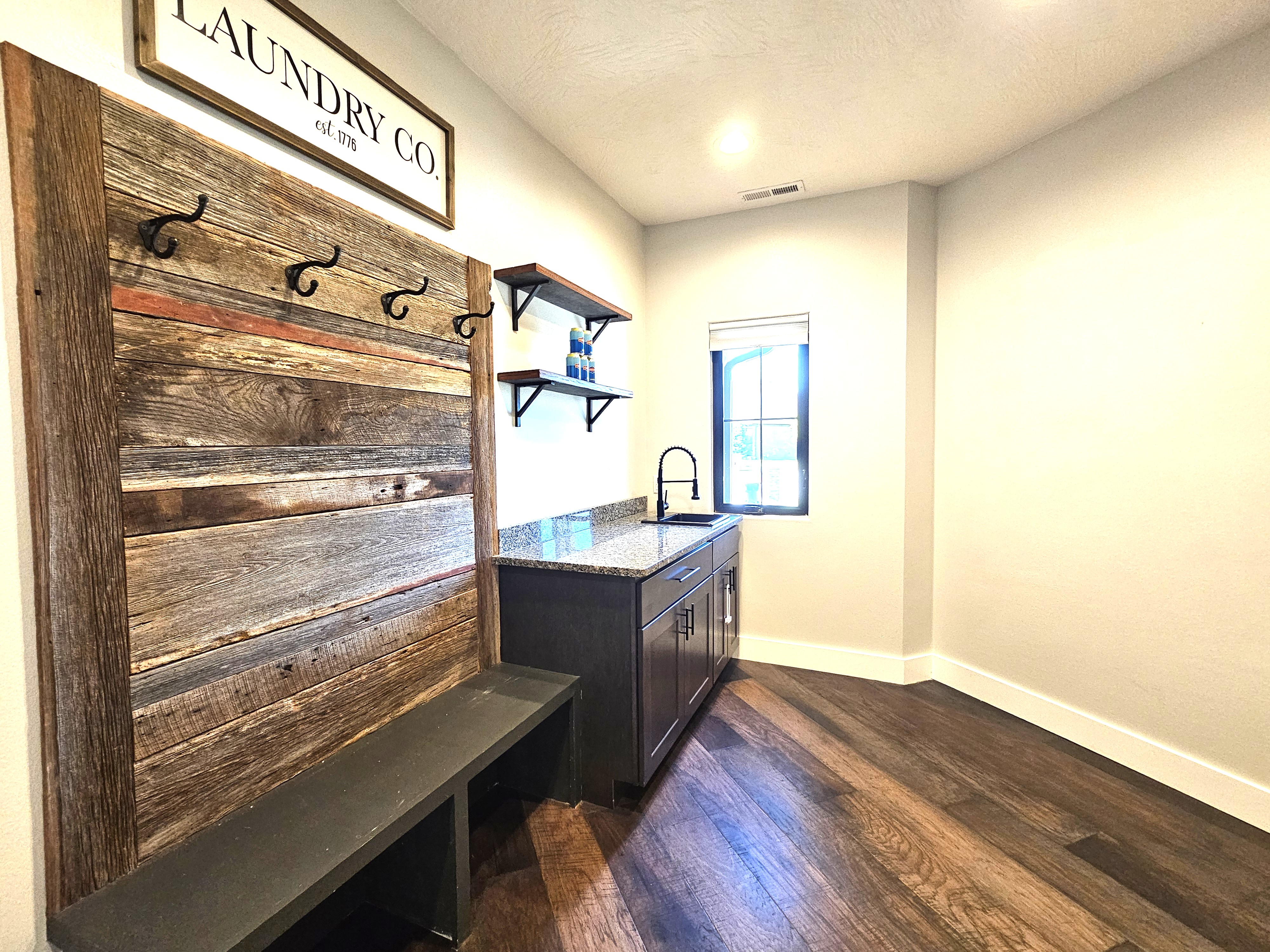 SPRINGFIELD, Missouri, 65804, United States, 4 Bedrooms Bedrooms, ,4 BathroomsBathrooms,Residential,For Sale,1996433