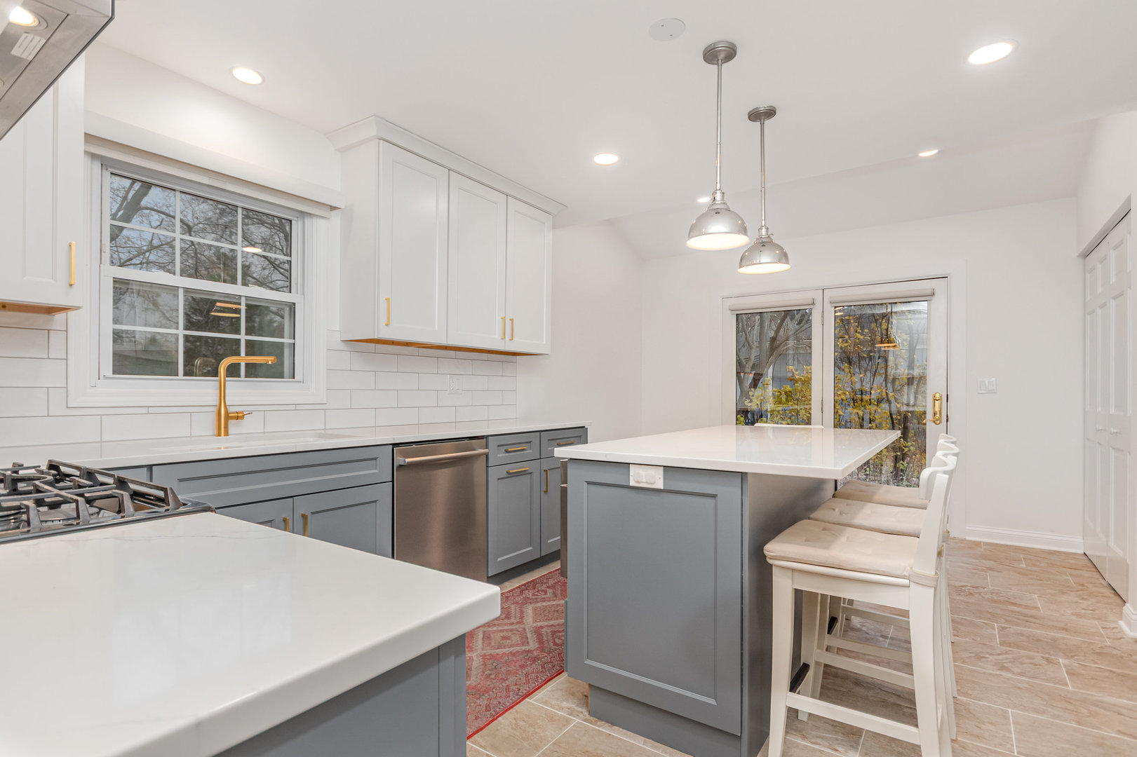 Naperville, Illinois, 60563, United States, 4 Bedrooms Bedrooms, ,3 BathroomsBathrooms,Residential,For Sale,1996780