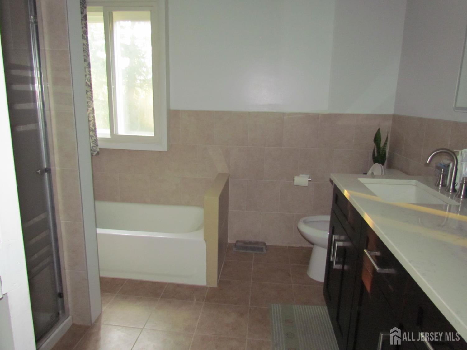 East Brunswick, New Jersey, 08816, United States, 5 Bedrooms Bedrooms, ,3 BathroomsBathrooms,Residential,For Sale,1933394