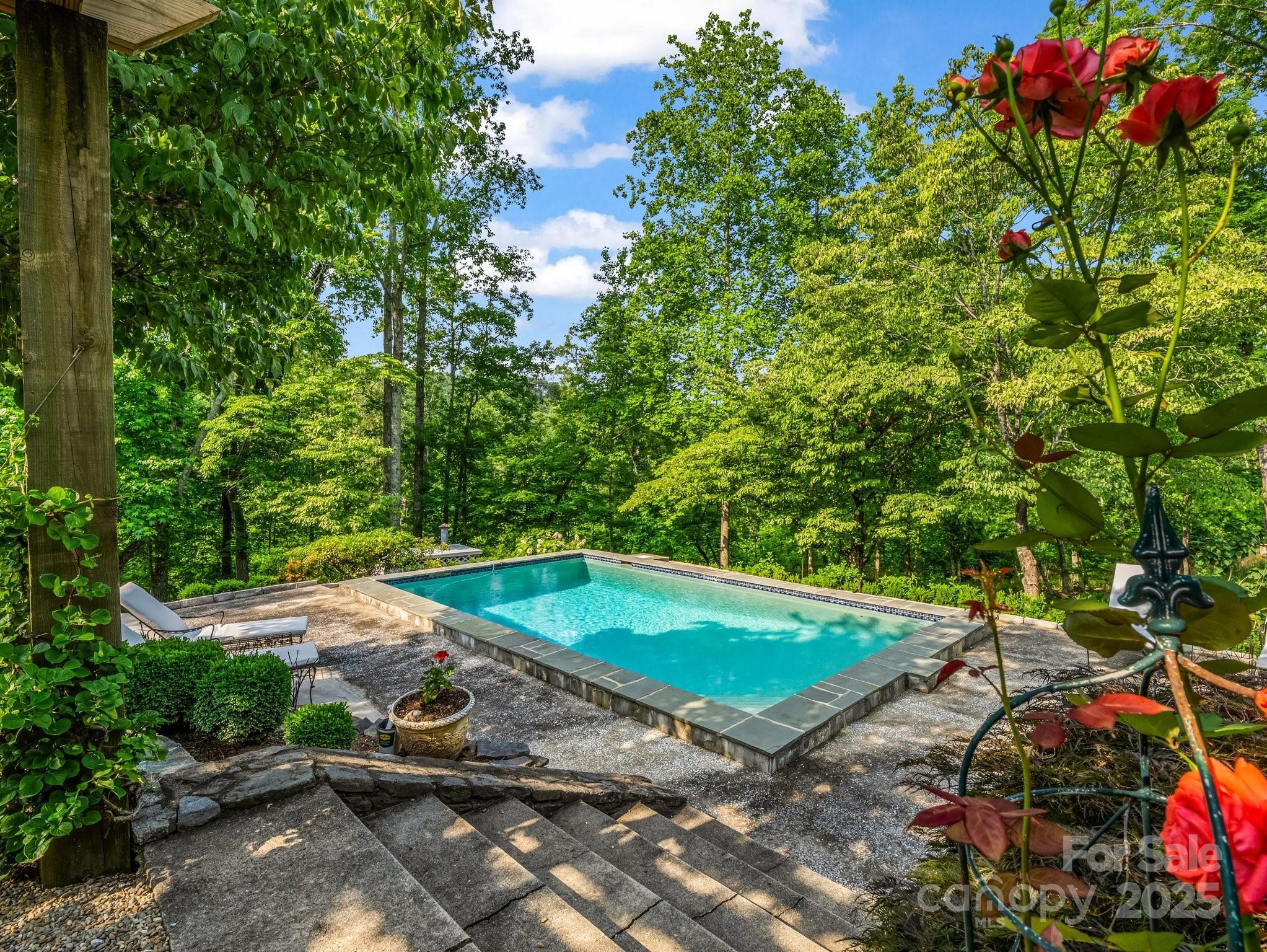 Landrum, South Carolina, 29356, United States, 3 Bedrooms Bedrooms, ,5 BathroomsBathrooms,Residential,For Sale,1847150