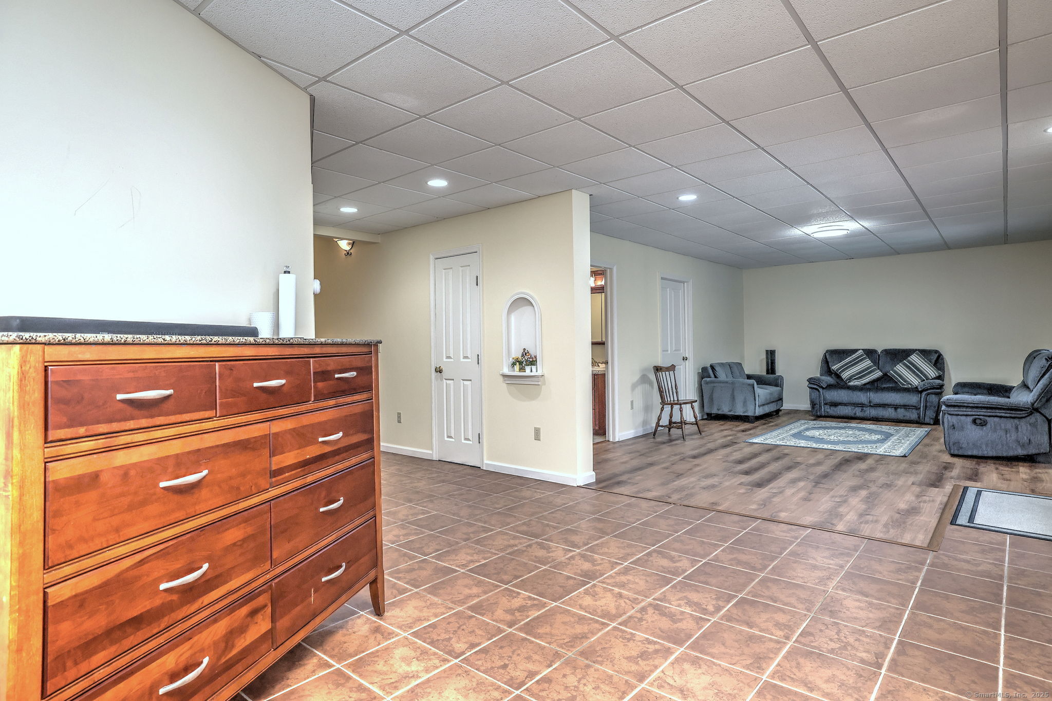 Orange, Connecticut, 06477, United States, 4 Bedrooms Bedrooms, ,4 BathroomsBathrooms,Residential,For Sale,1987664