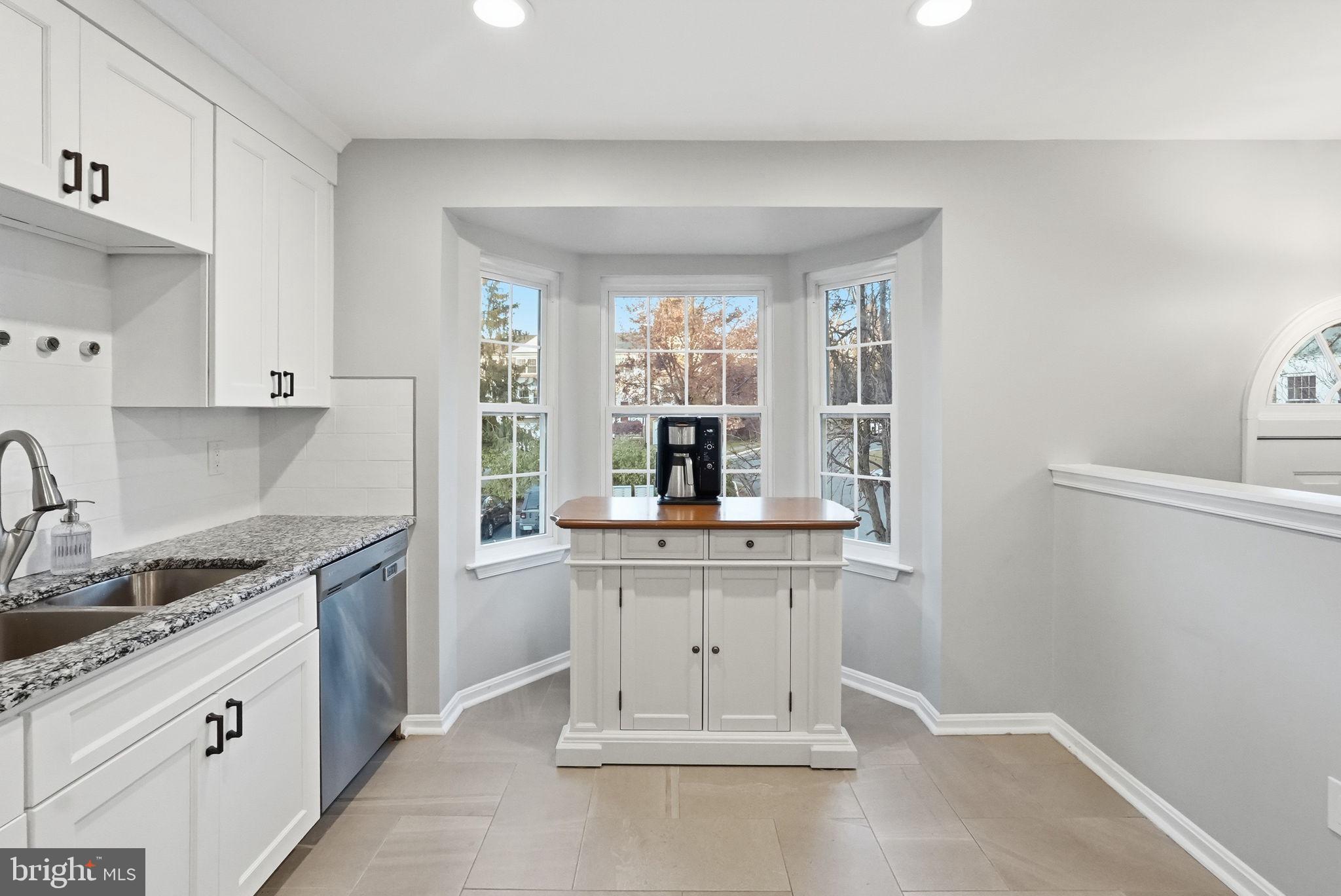 Fairfax, Virginia, 22033, United States, 2 Bedrooms Bedrooms, ,4 BathroomsBathrooms,Residential,For Sale,2001476