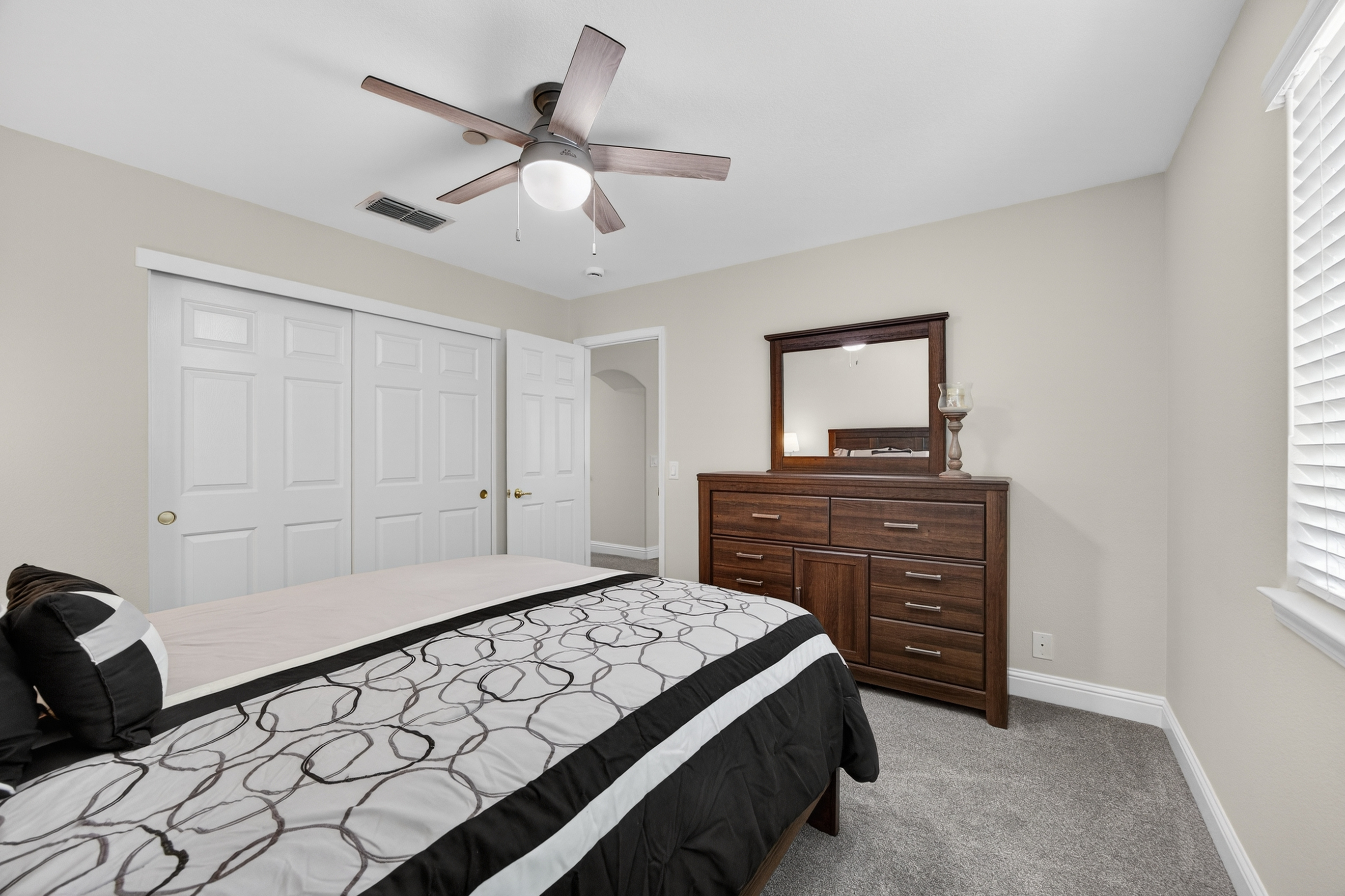  5500 Tierra Gardens Lane, Carmichael, CA 95608 - 物件實景