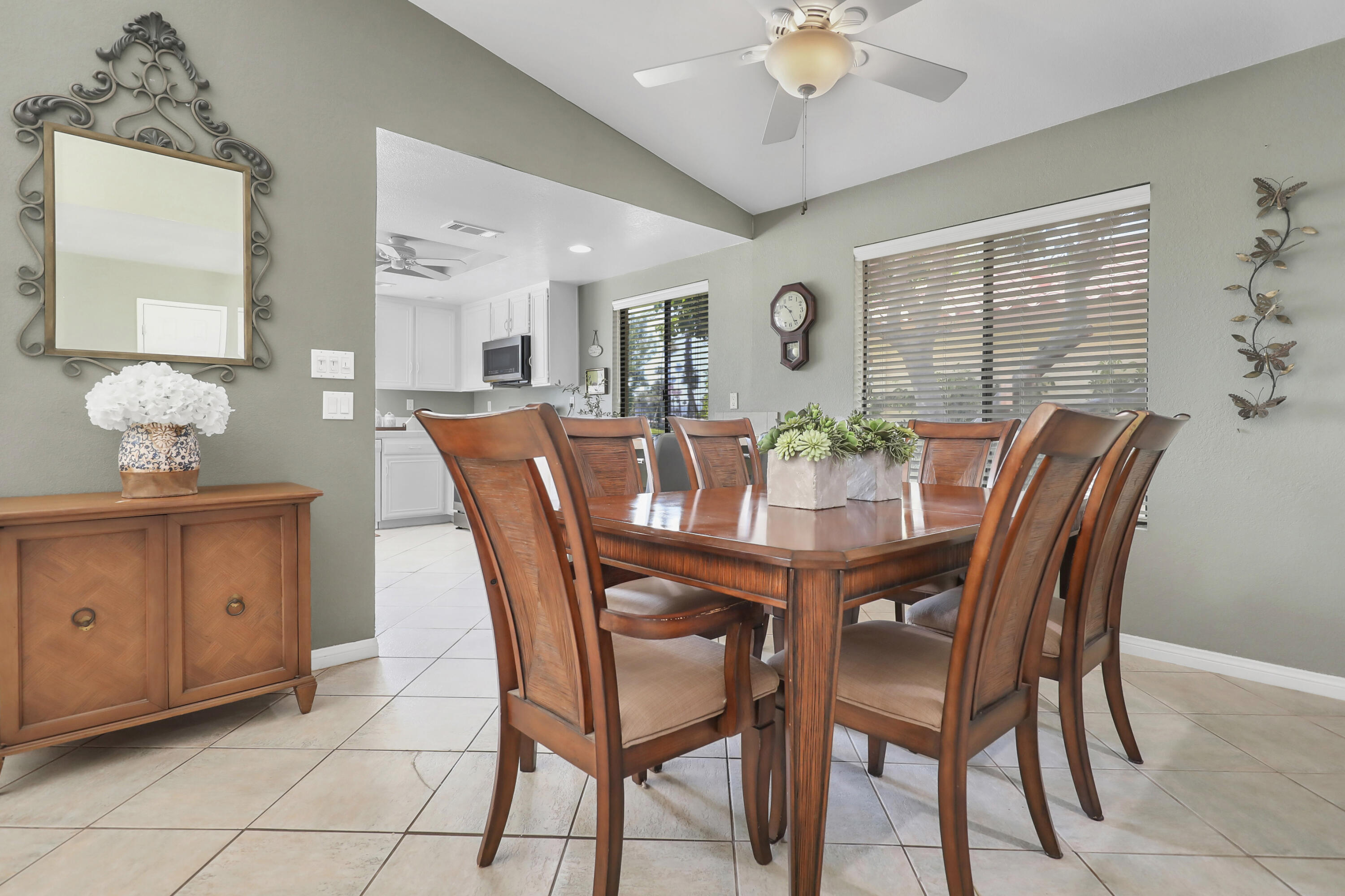 Palm Desert, California, 92260, United States, 2 Bedrooms Bedrooms, ,2 BathroomsBathrooms,Residential,For Sale,1865195