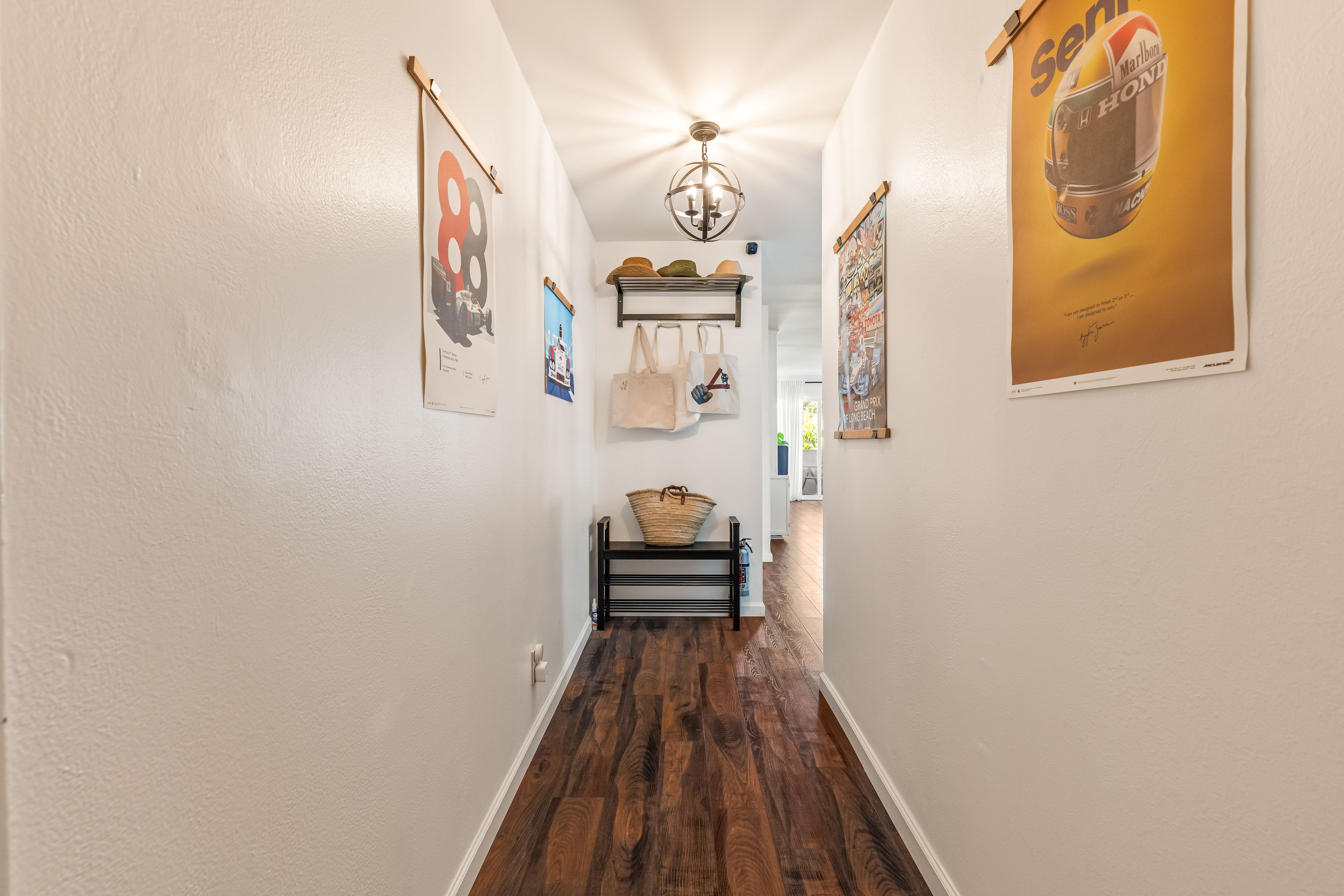  2320 S Bentley Ave - 物件實景