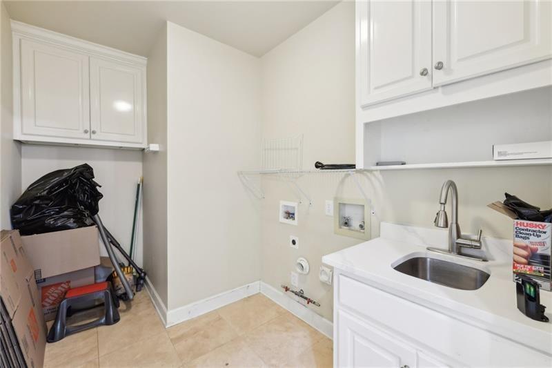 Buford, Georgia, 30518, United States, 6 Bedrooms Bedrooms, ,5 BathroomsBathrooms,Residential,For Sale,1976033