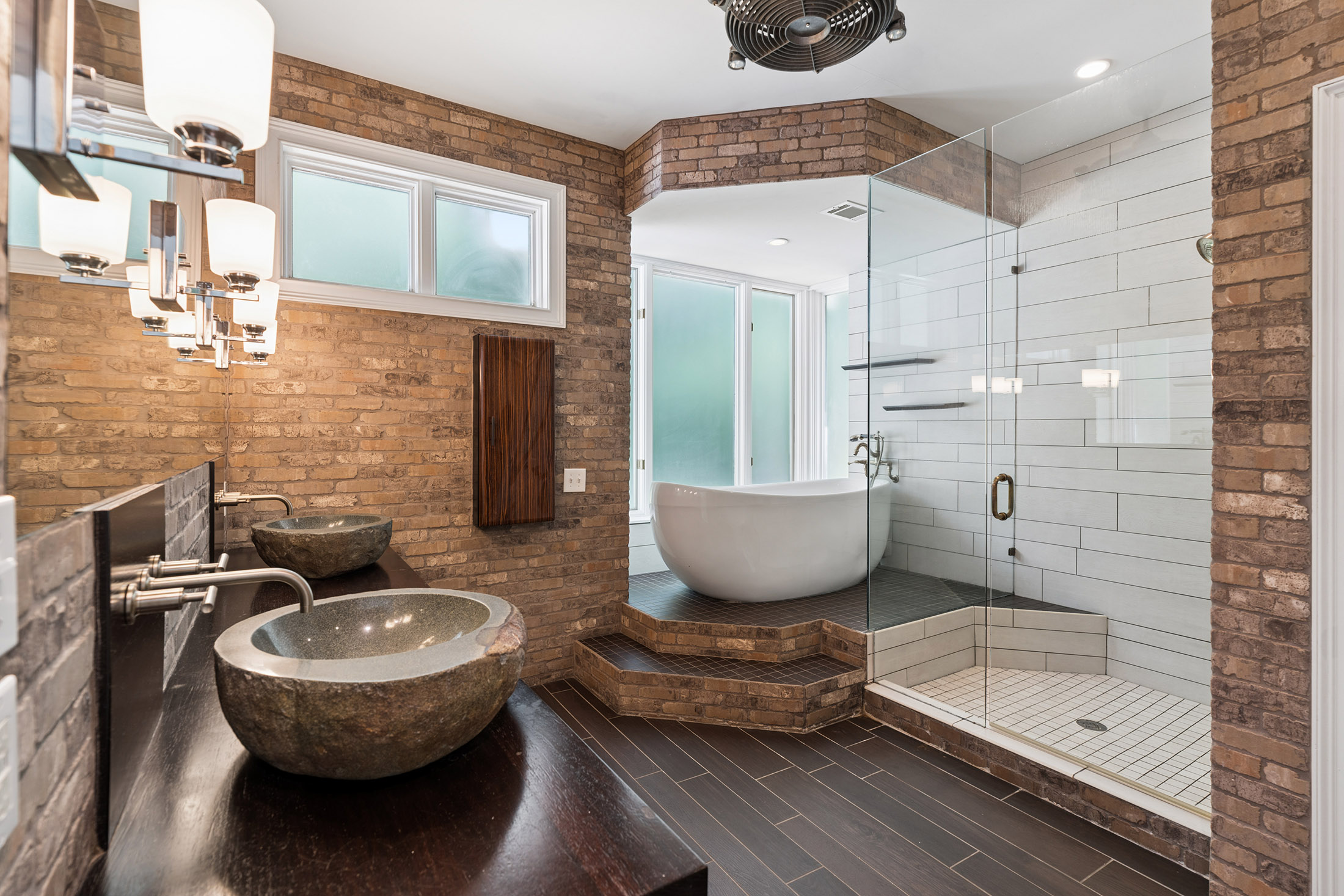  Beautiful Sandy Springs Home Offers Exceptional Space and Flexible Living - 物件實景