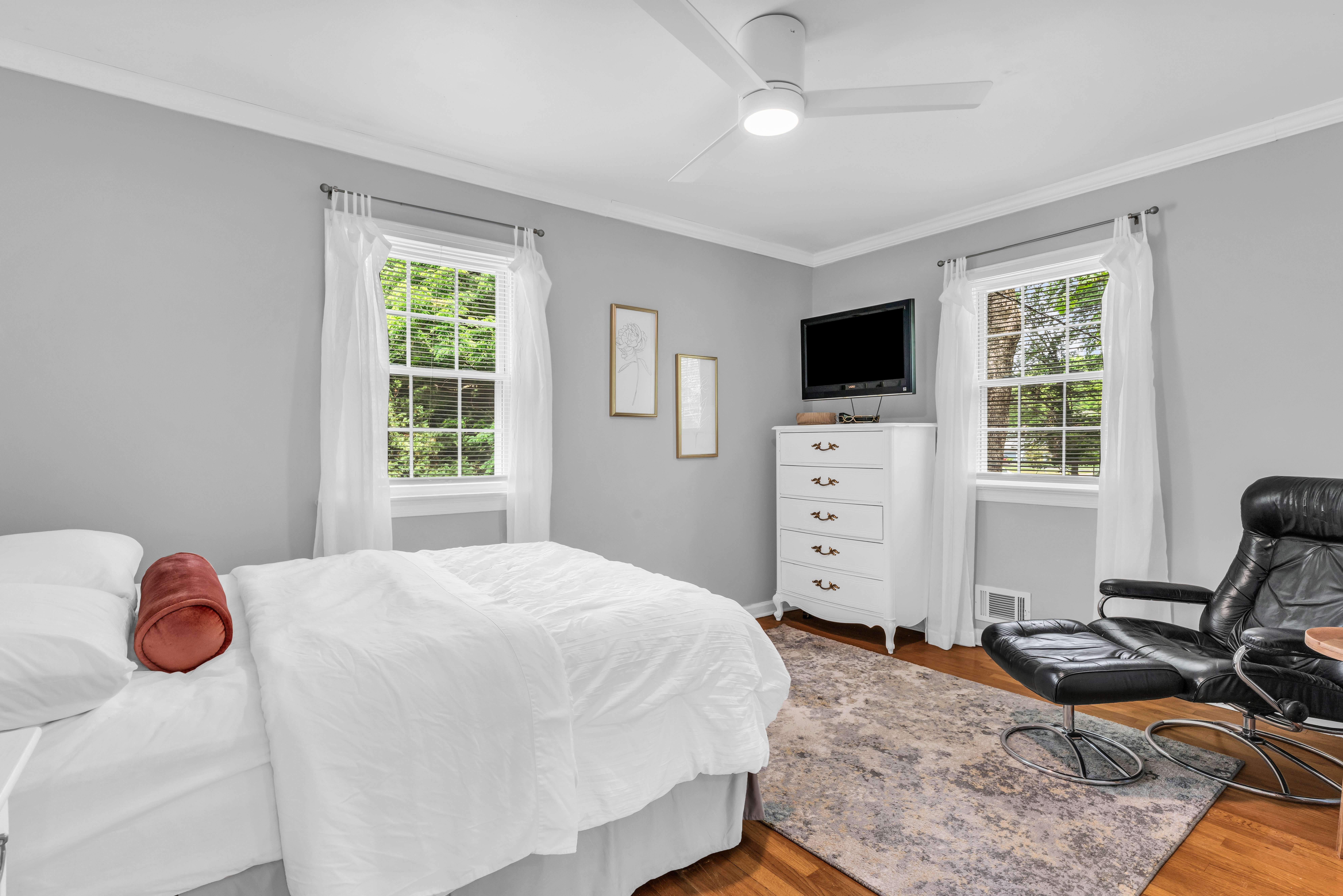  Beautiful Updated Bi-Level Home - 840 Nutswamp Road, Red Bank - 物件實景