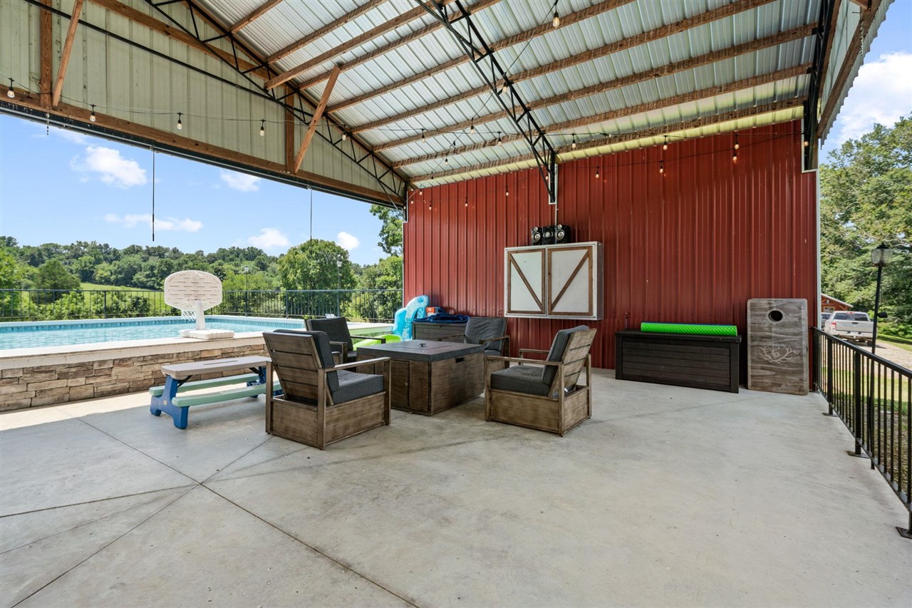 Franklin, Kentucky, 42134, United States, 5 Bedrooms Bedrooms, ,3 BathroomsBathrooms,Residential,For Sale,1903592