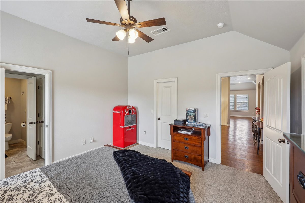 Lumberton, Texas, 77657, United States, 5 Bedrooms Bedrooms, ,4 BathroomsBathrooms,Residential,For Sale,1941970