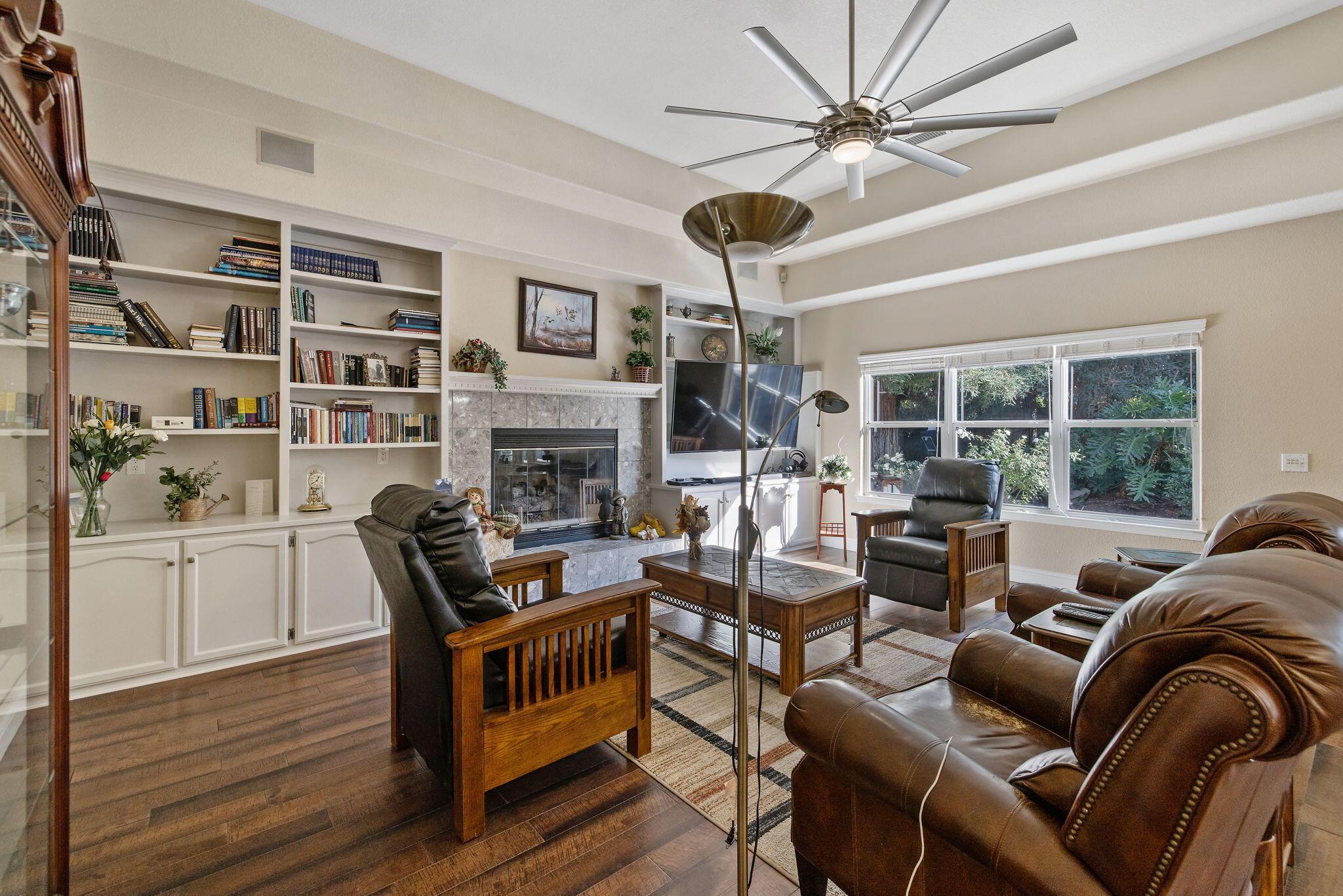 Visalia, California, 93292, United States, 4 Bedrooms Bedrooms, ,3 BathroomsBathrooms,Residential,For Sale,1977045