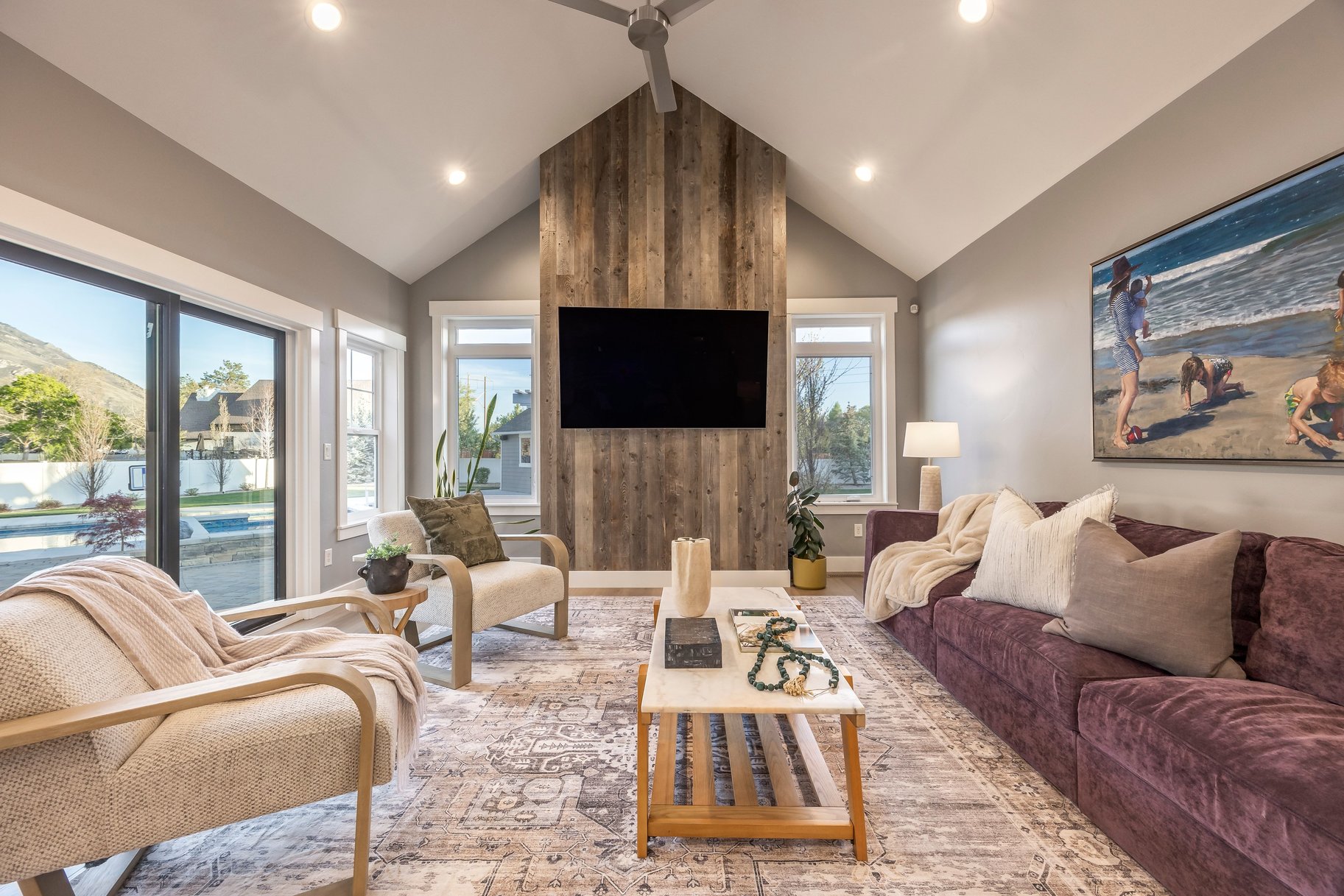  Beautiful Craftsman Rambler With Basement Apartment, Sports Pool and Pool House - 物件實景