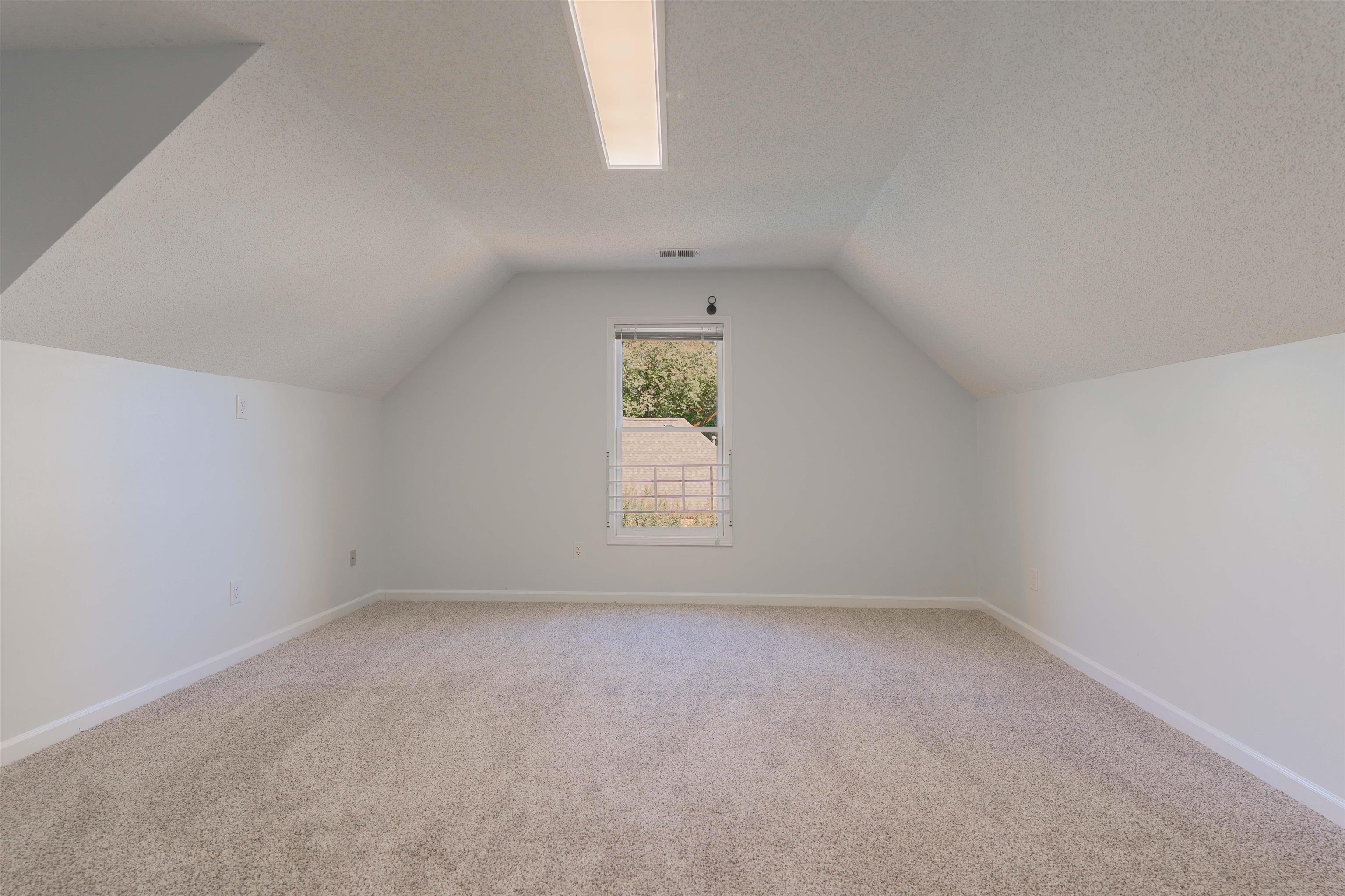 Memphis, Tennessee, 38120, United States, 4 Bedrooms Bedrooms, ,4 BathroomsBathrooms,Residential,For Sale,1965217