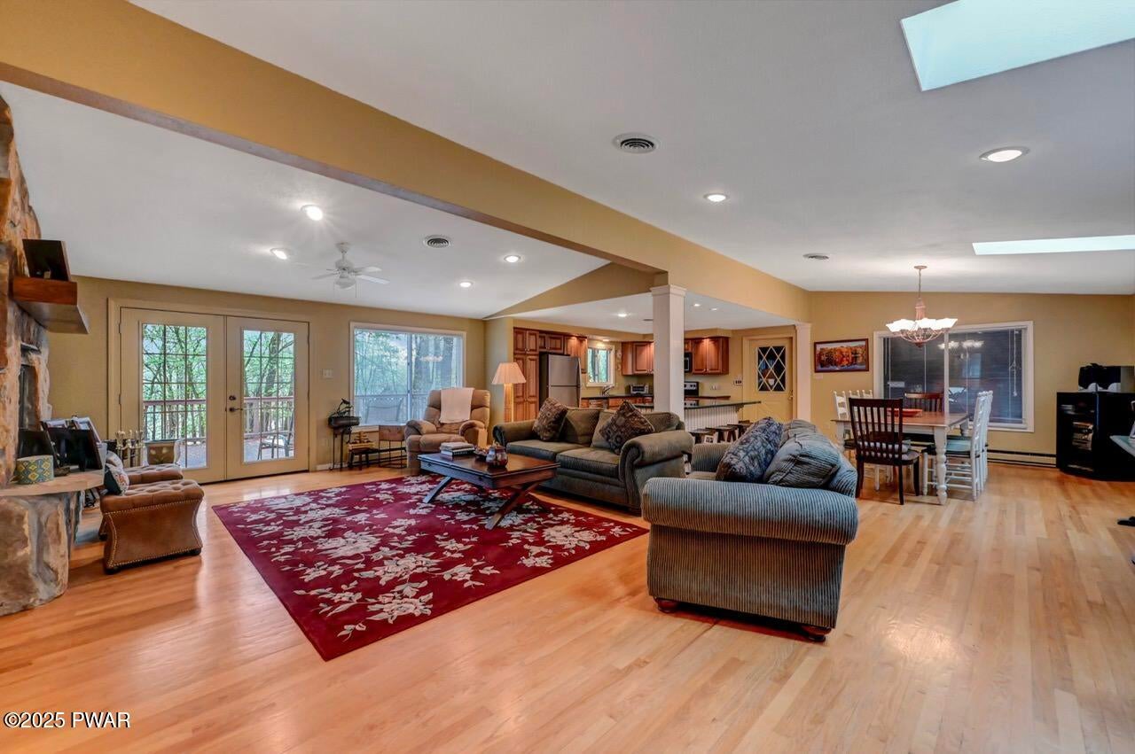 Lords Valley, Pennsylvania, 18428, United States, 5 Bedrooms Bedrooms, ,3 BathroomsBathrooms,Residential,For Sale,1977416