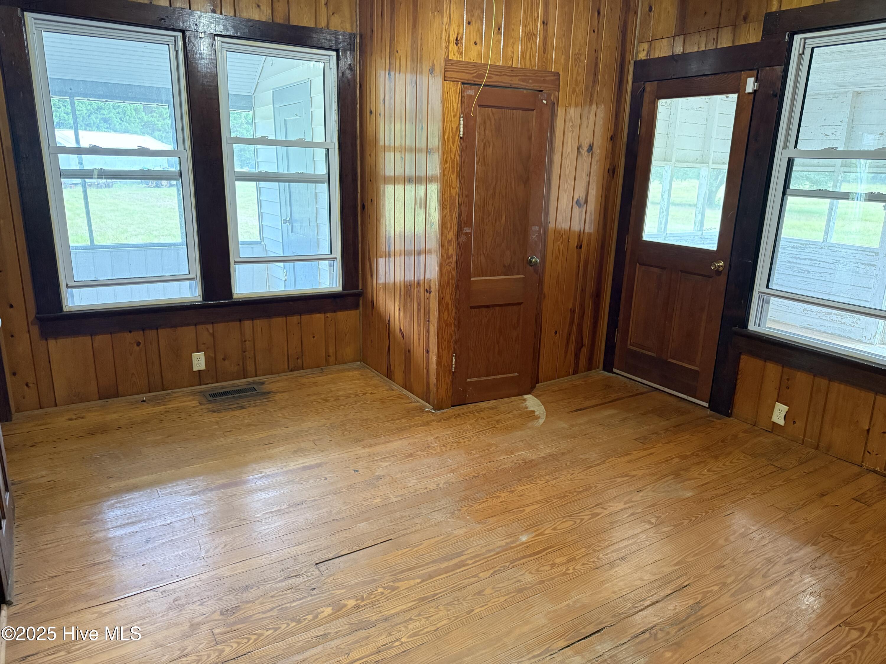 Harrells, North Carolina, 28444, United States, 4 Bedrooms Bedrooms, ,5 BathroomsBathrooms,Residential,For Sale,1955084