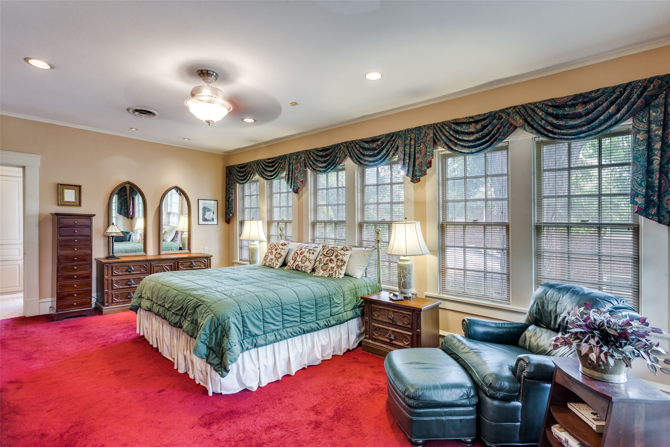 Fort Worth, Texas, 76110, United States, 4 Bedrooms Bedrooms, ,3 BathroomsBathrooms,Residential,For Sale,1940133