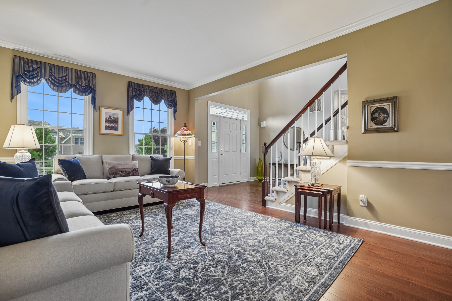  ?Staats Farm? Colonial Blends Classic Charm with Modern Updates - 物件實景
