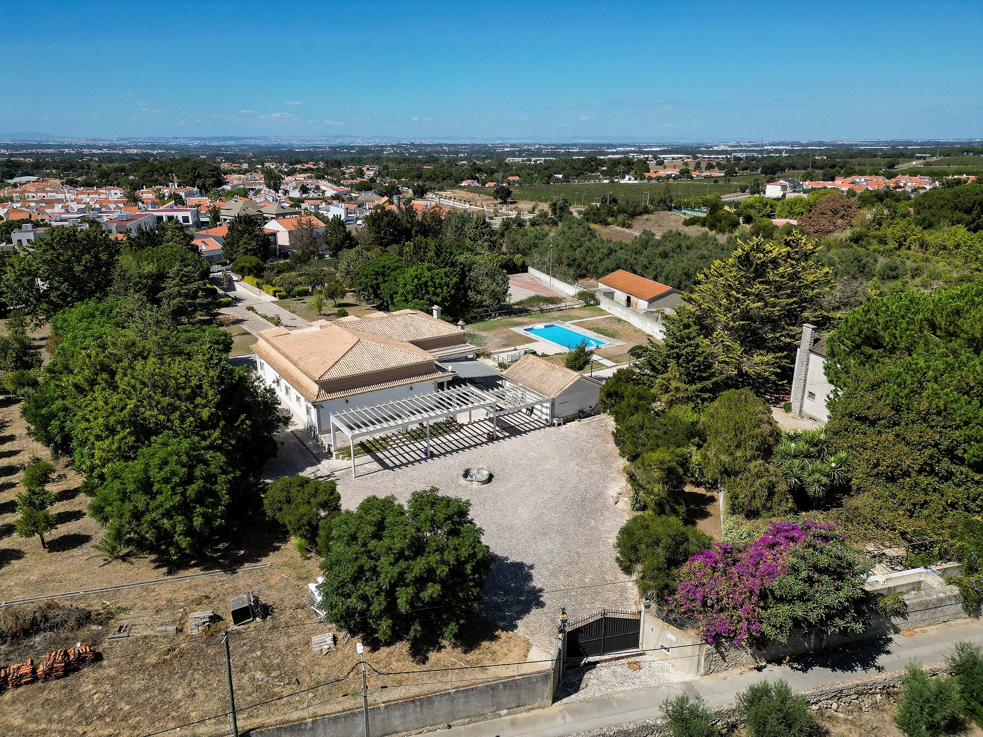 Setúbal, Setúbal, 2925-467, PT, 4 Bedrooms Bedrooms, ,3 BathroomsBathrooms,Residential,For Sale,1700272