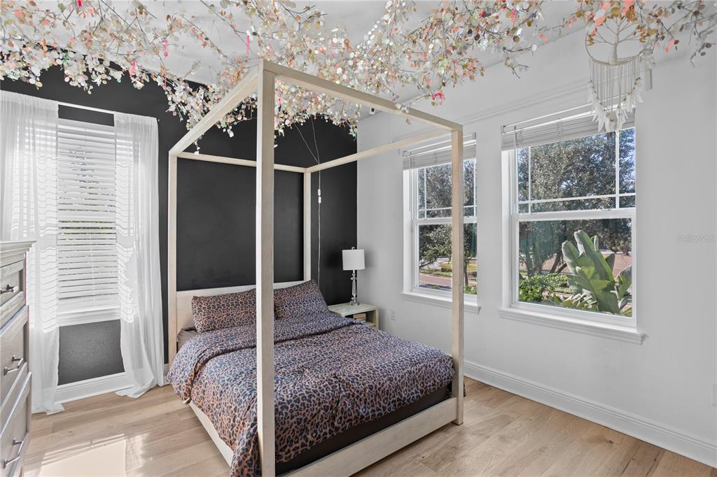 Lithia, Florida, 33547, United States, 5 Bedrooms Bedrooms, ,4 BathroomsBathrooms,Residential,For Sale,1997364