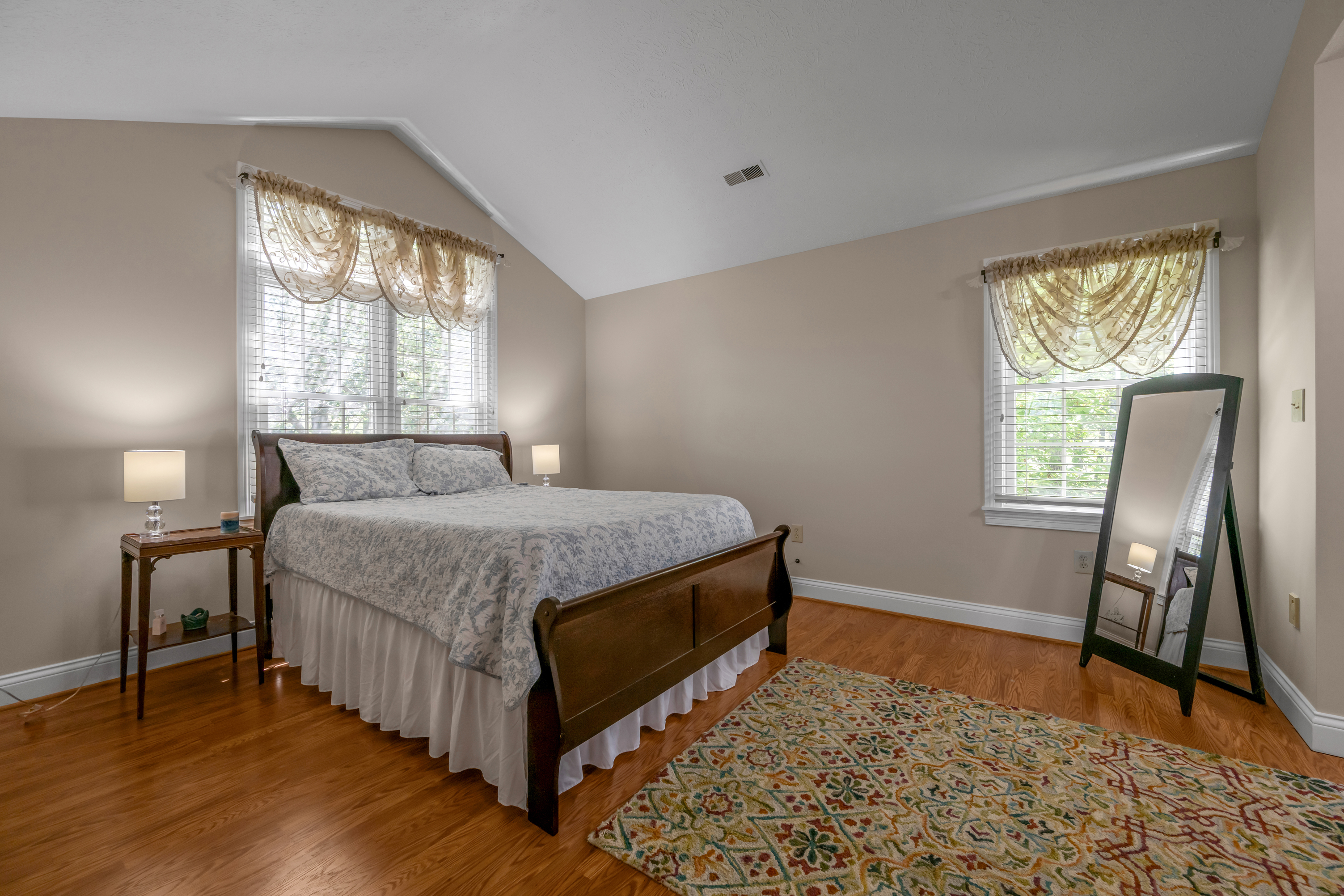  186 Hunter Drive - 物件實景