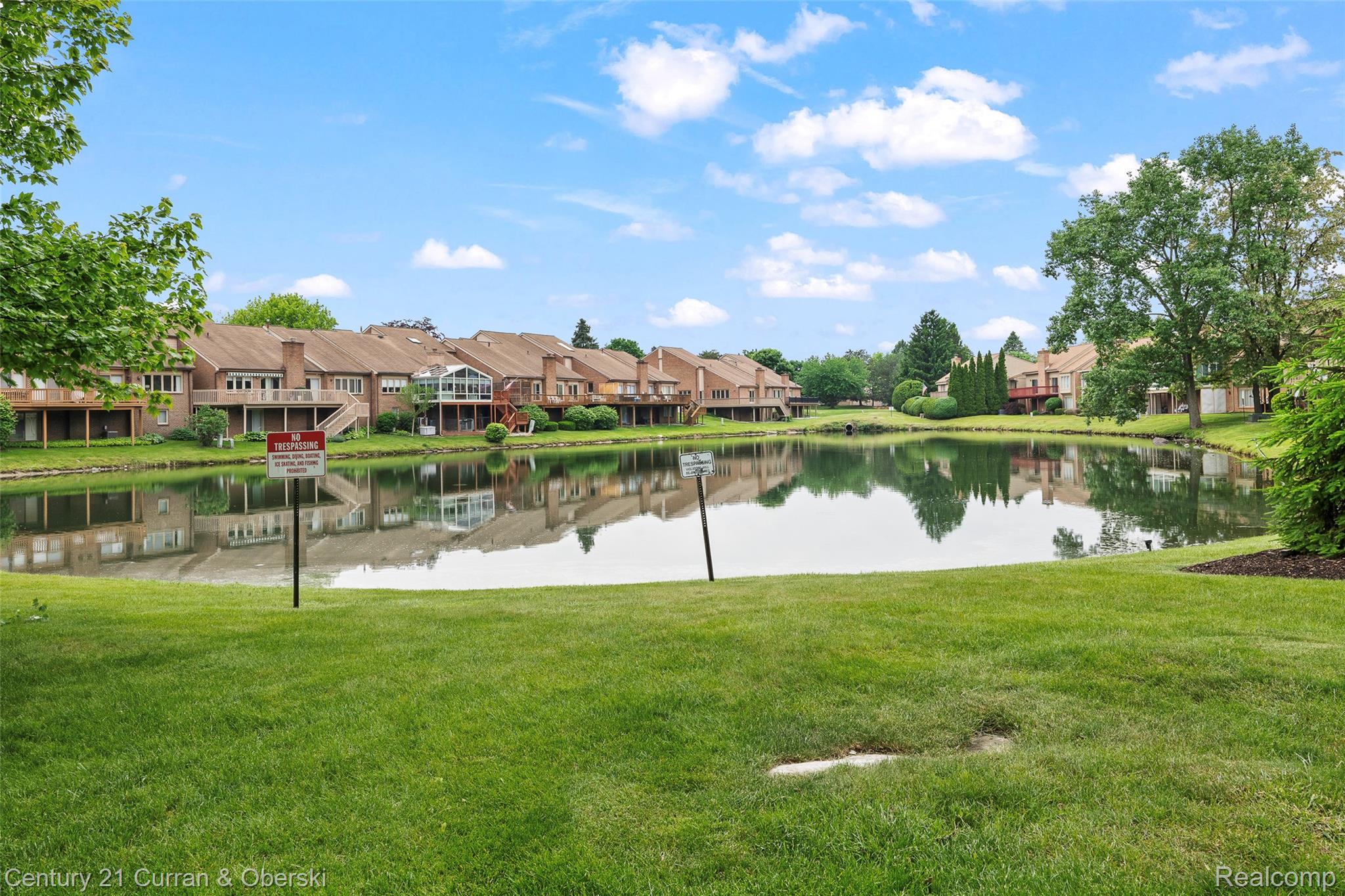 Farmington Hills, Michigan, 48331, United States, 4 Bedrooms Bedrooms, ,3 BathroomsBathrooms,Residential,For Sale,1873526