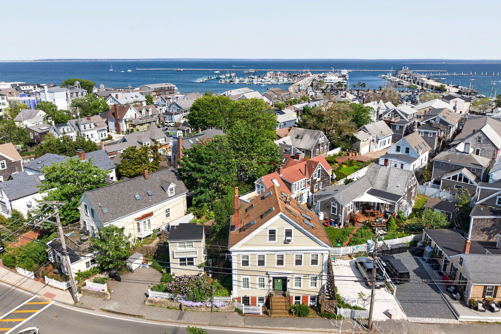  Above It All: A Skylit Penthouse at the Heart of Provincetown - 物件實景