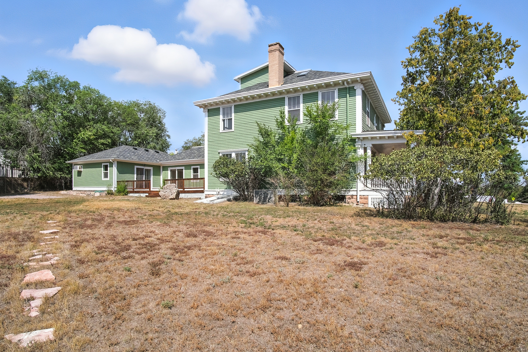 Hot Springs, South Dakota, 57747, United States, 5 Bedrooms Bedrooms, ,4 BathroomsBathrooms,Residential,For Sale,1983319