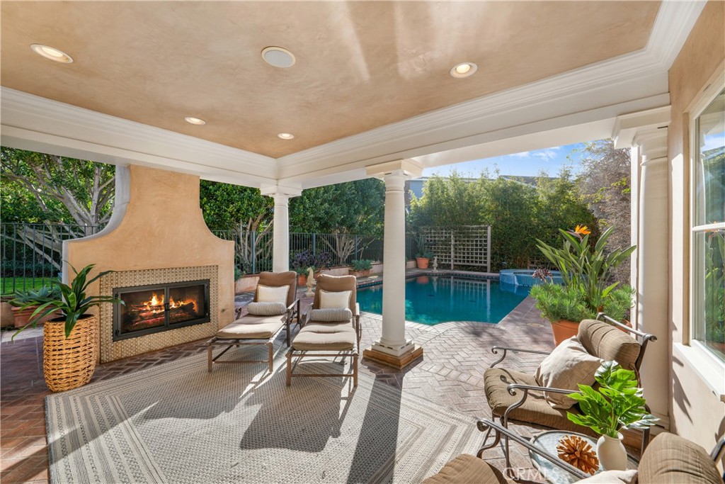 Huntington Beach, California, 92649, United States, 5 Bedrooms Bedrooms, ,5 BathroomsBathrooms,Residential,For Sale,1991081