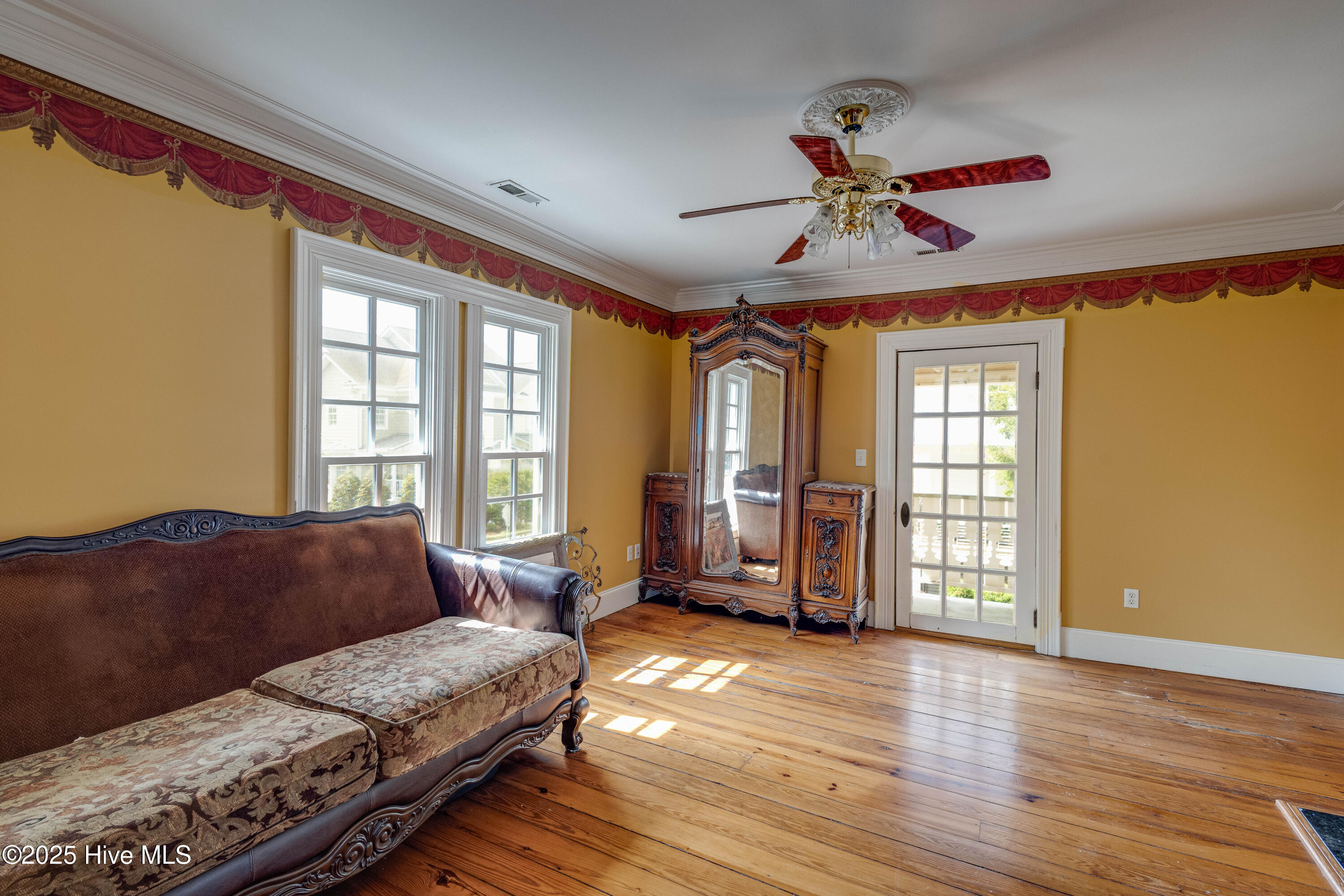 122 S Academy Street, Washington, North Carolina, 27889, United States, 3 Bedrooms Bedrooms, ,4 BathroomsBathrooms,Residential,For Sale,122 S Academy Street,1639244