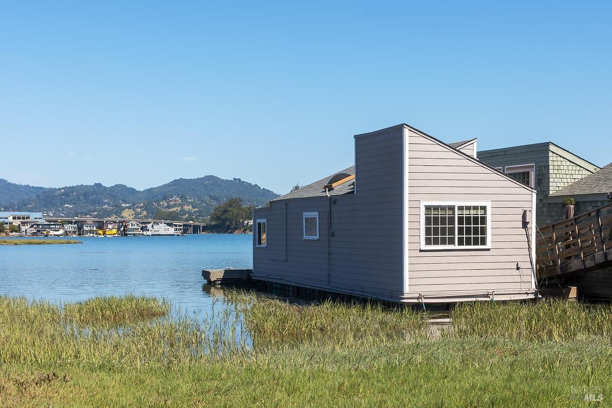 Sausalito, California, 94965, United States, 1 Bedroom Bedrooms, ,1 BathroomBathrooms,Residential,For Sale,1804395