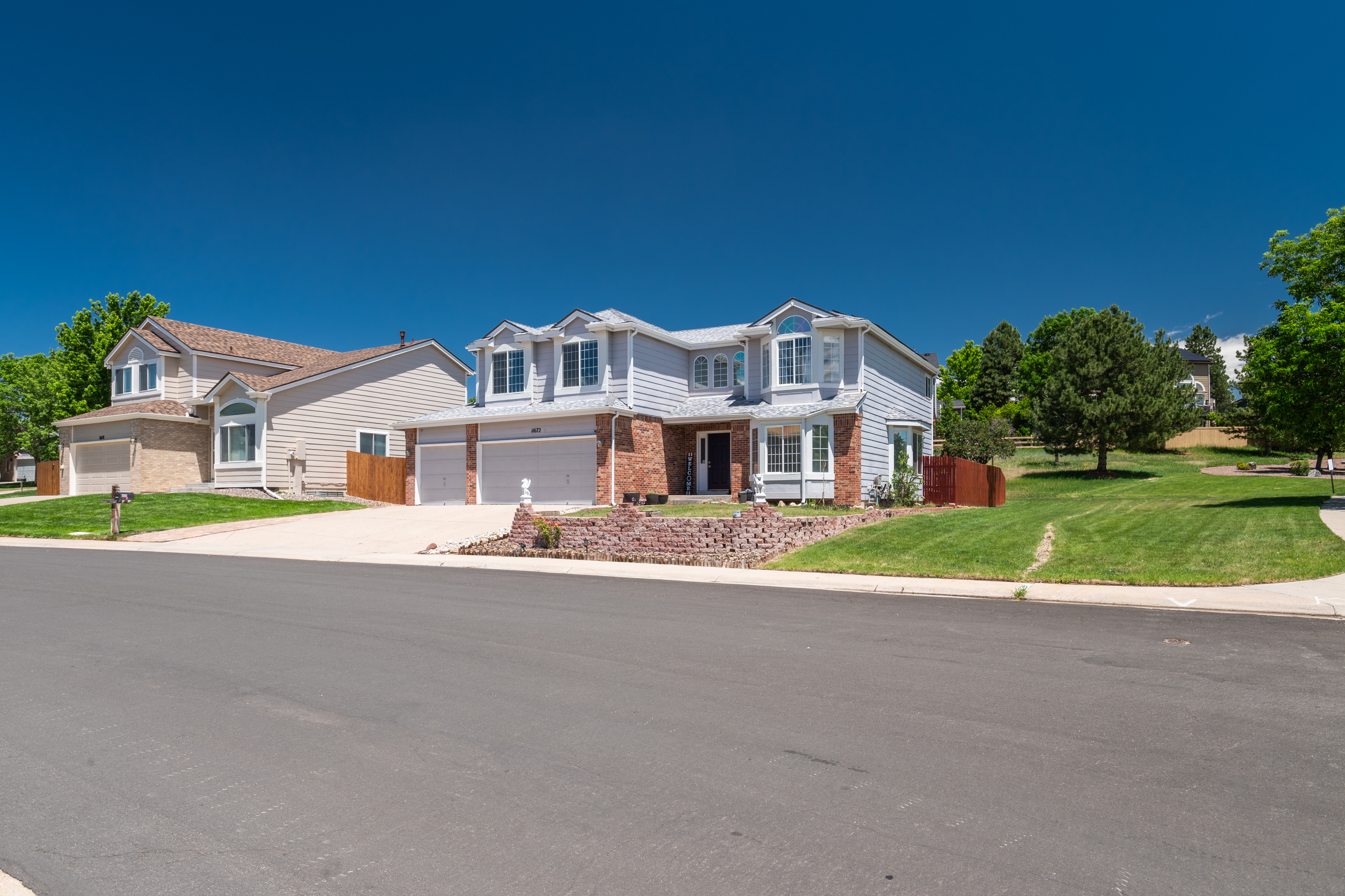  Situated on a Desirable Corner Lot in Hidden River - 物件實景