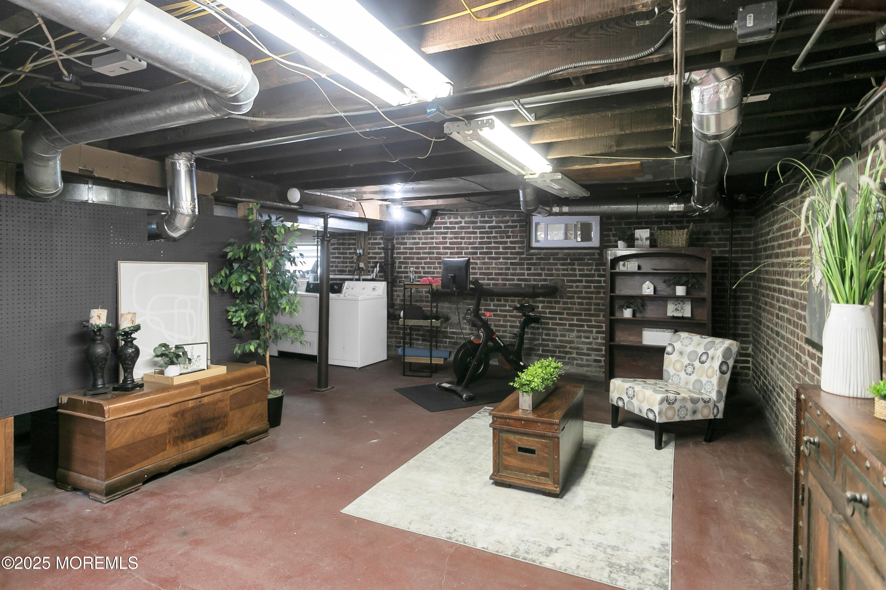 Red Bank, New Jersey, 07701, United States, 3 Bedrooms Bedrooms, ,2 BathroomsBathrooms,Residential,For Sale,1920551