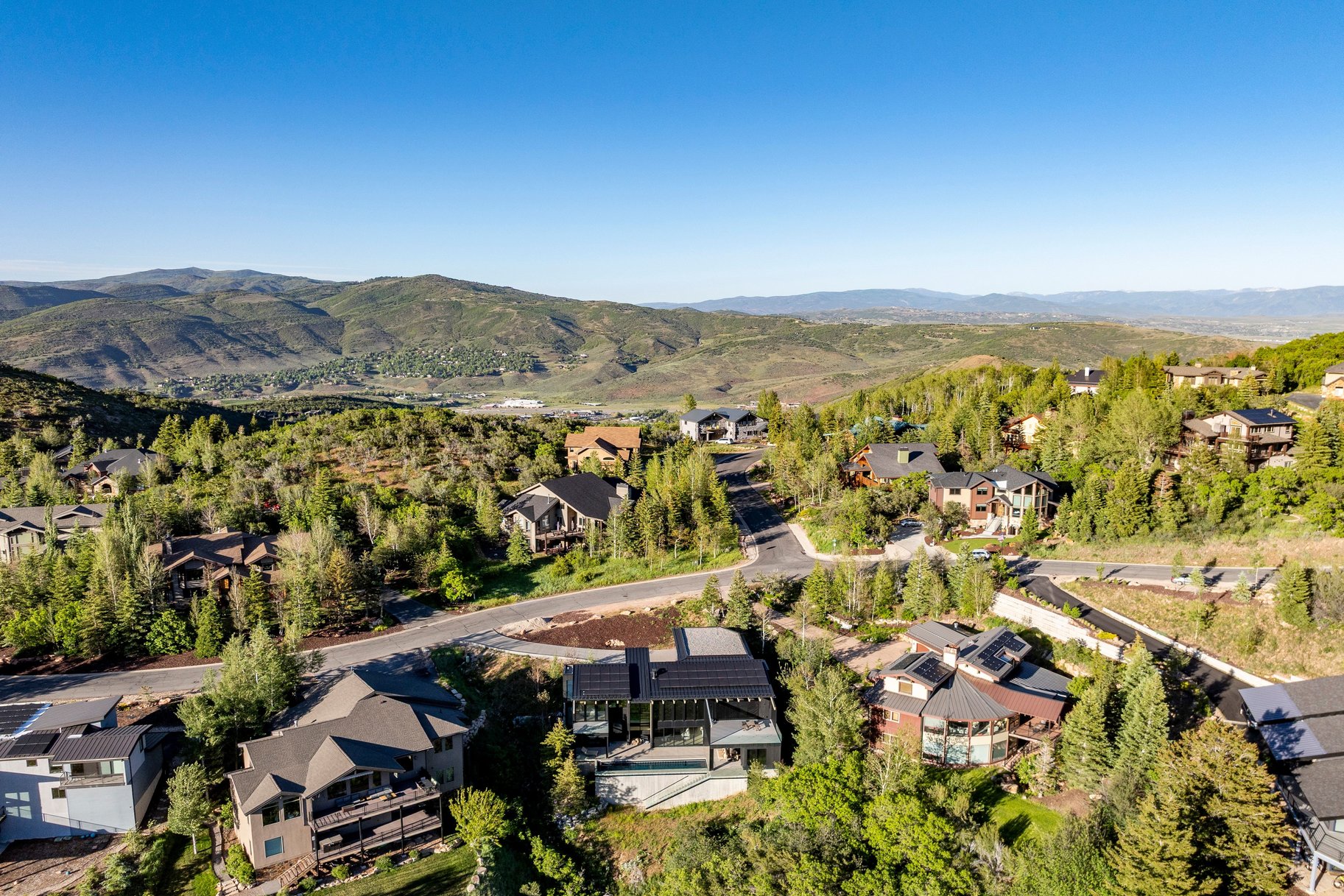  One-of-a-Kind Modern Pinebrook Residence - 物件實景