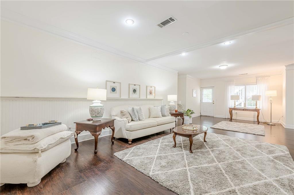 Cumming, Georgia, 30041, United States, 5 Bedrooms Bedrooms, ,5 BathroomsBathrooms,Residential,For Sale,1919838