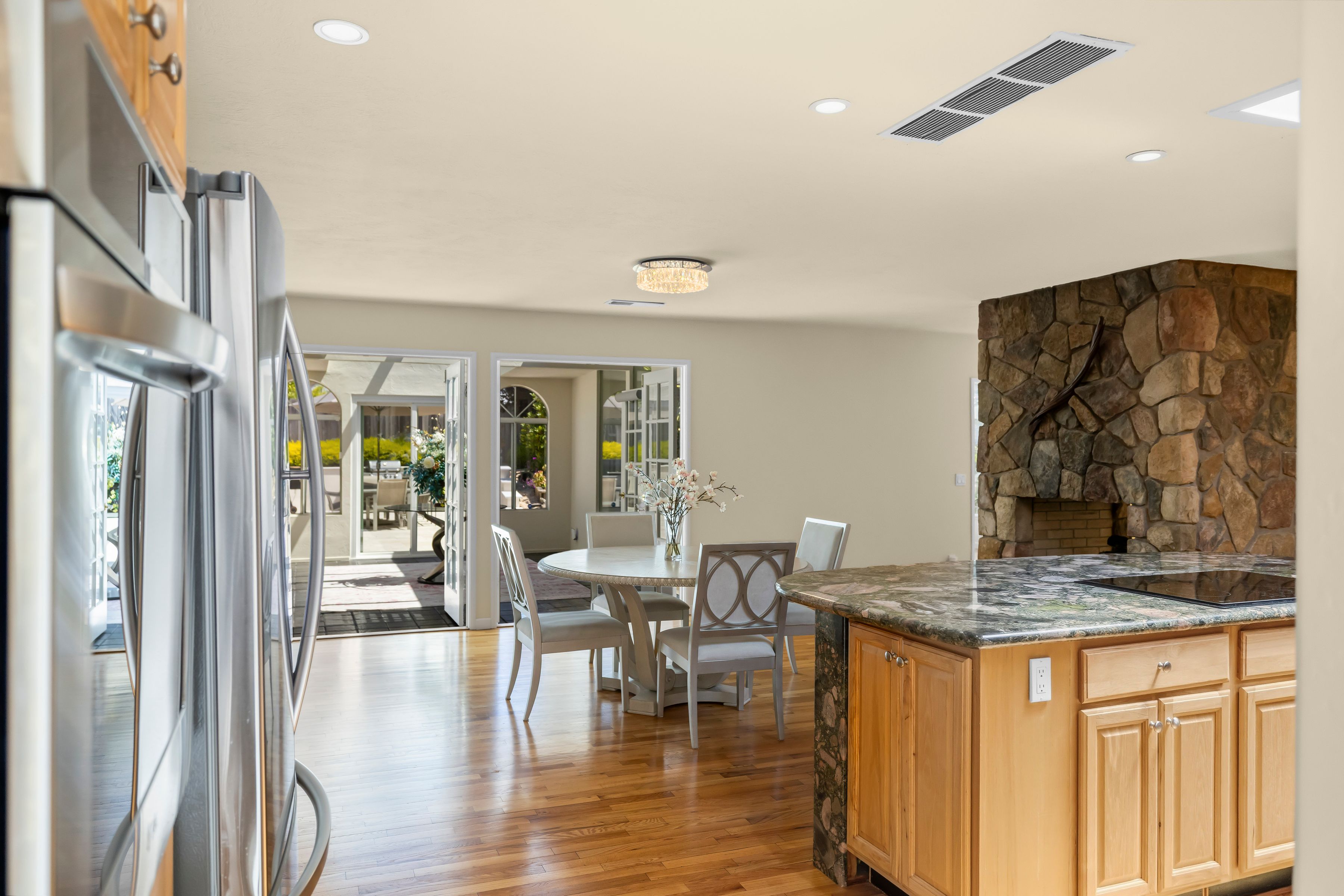  2110 Messina Place, Monterey - 物件實景