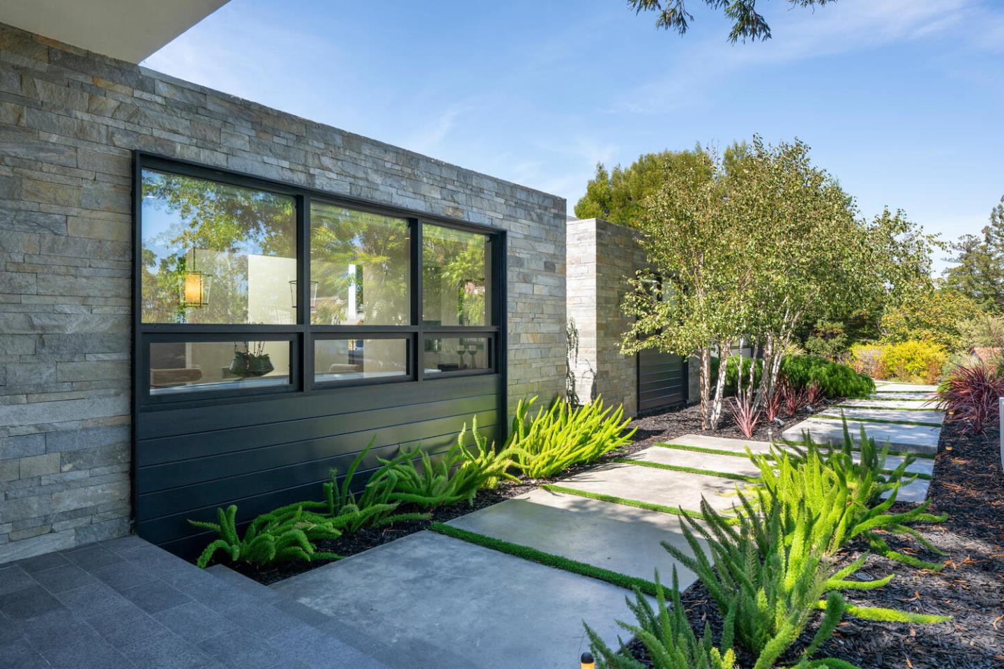 Hillsborough, California, 94010, United States, 4 Bedrooms Bedrooms, ,4 BathroomsBathrooms,Residential,For Sale,1940543