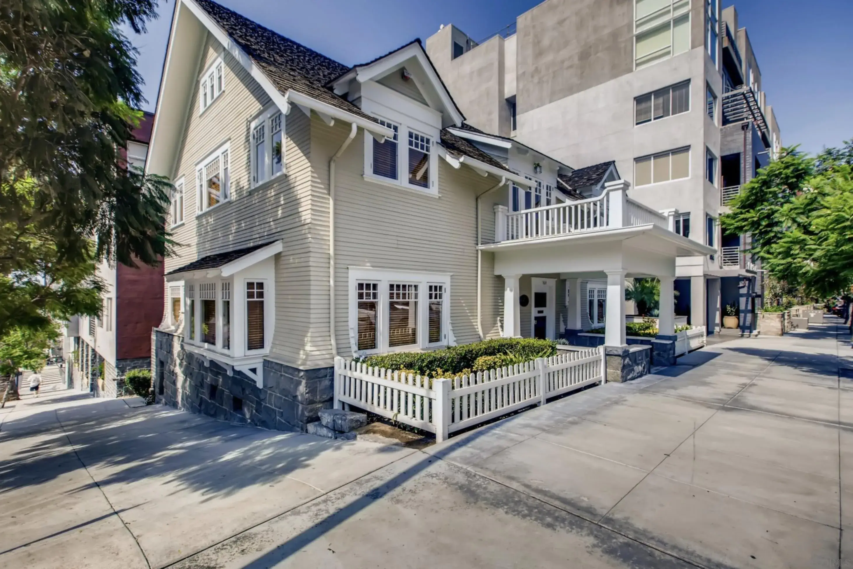 6th Ave, San Diego, CA 92101