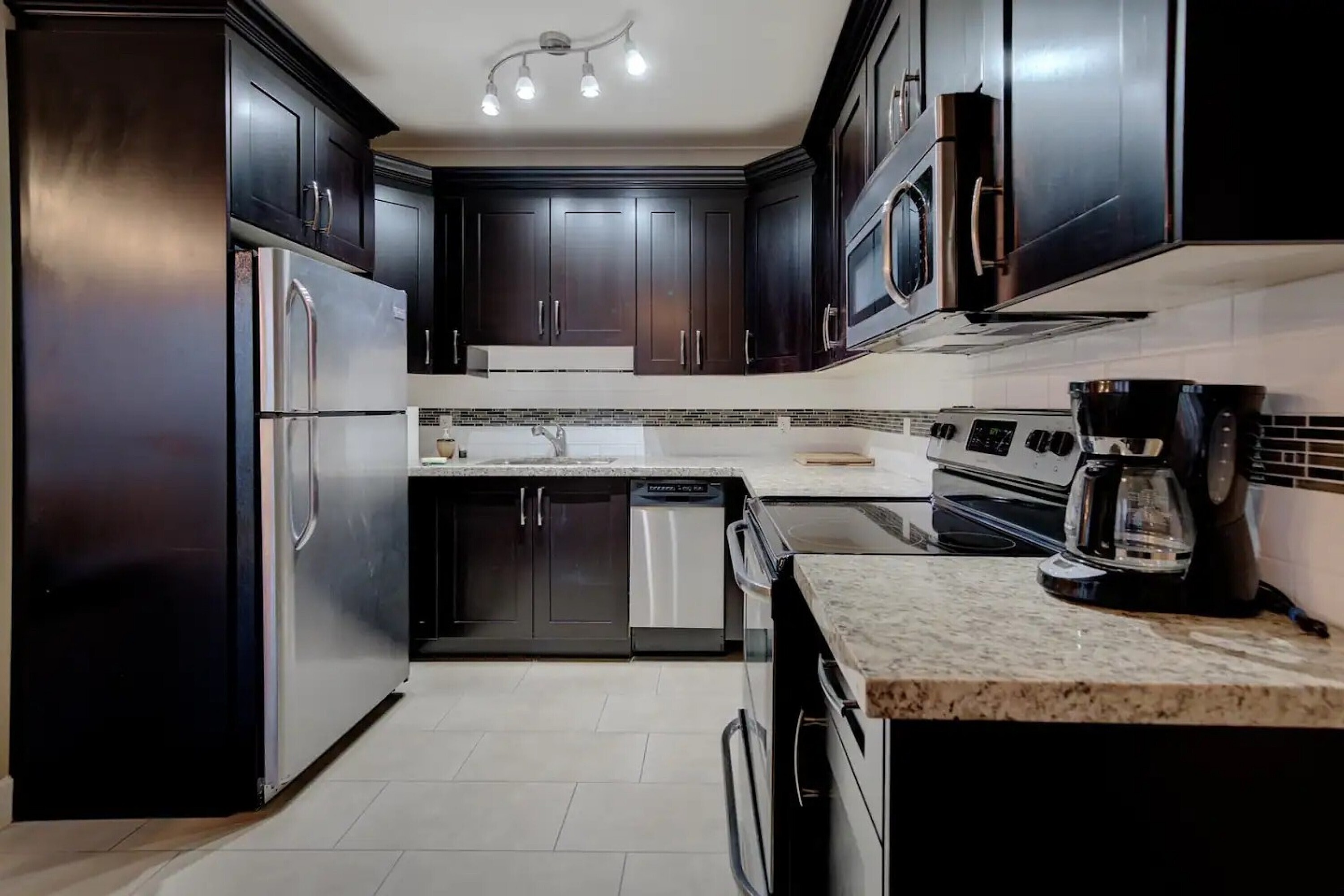  Bespoke Luxury in White Rock - 物件實景