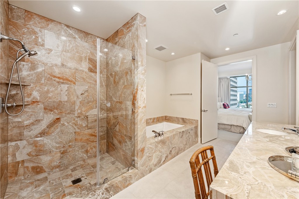 Los Angeles, California, 90024, United States, 2 Bedrooms Bedrooms, ,3 BathroomsBathrooms,Residential,For Sale,1829595