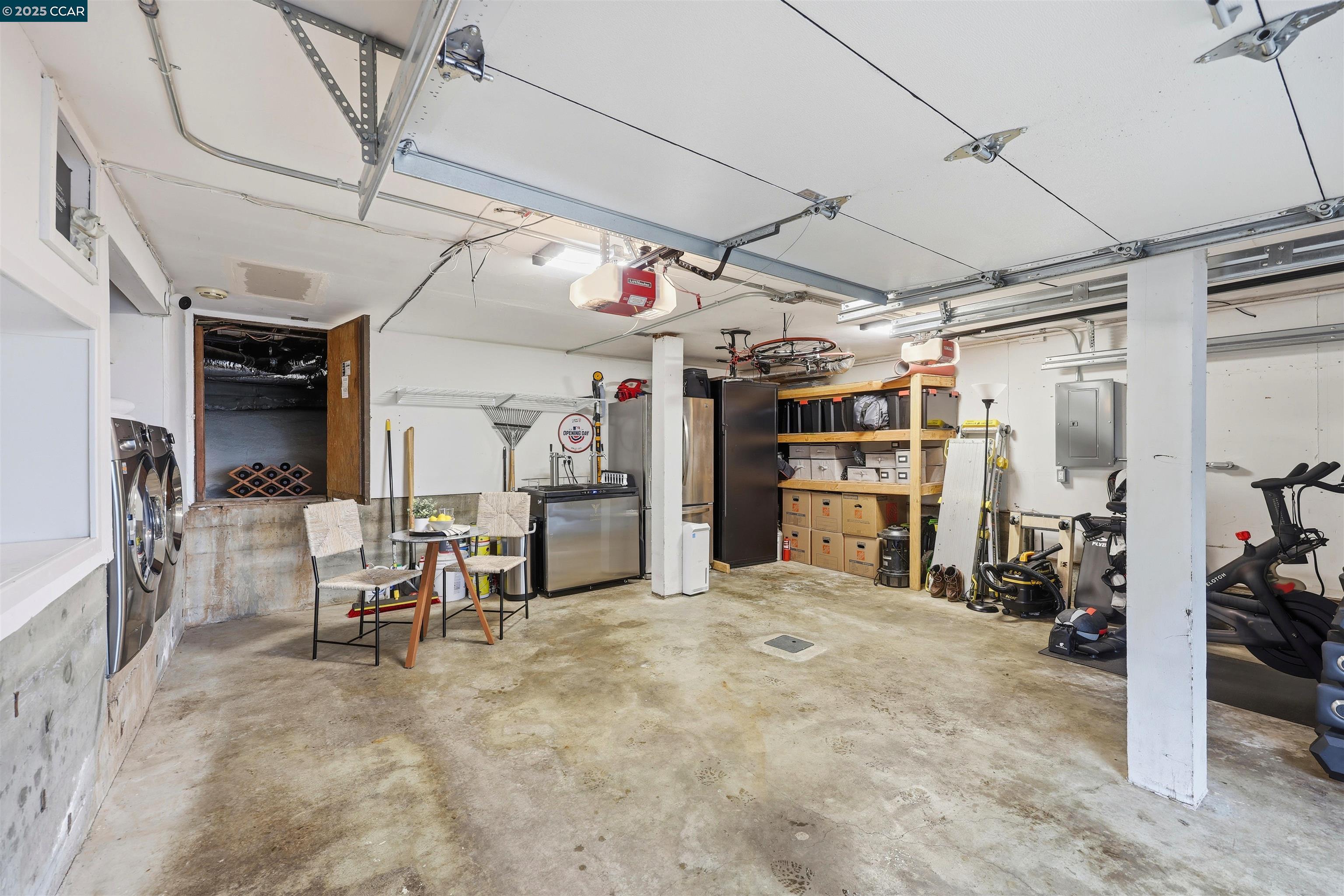 Orinda, California, 94563, United States, 3 Bedrooms Bedrooms, ,2 BathroomsBathrooms,Residential,For Sale,1993429