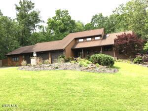 Bedford, Pennsylvania, 15522, United States, 4 Bedrooms Bedrooms, ,3 BathroomsBathrooms,Residential,For Sale,1837468