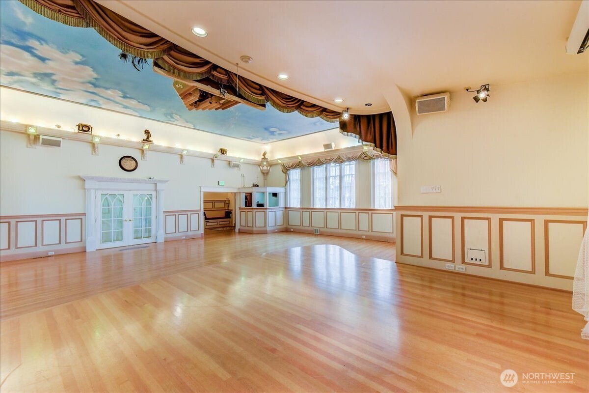 Sumner, Washington, 98390, United States, 4 Bedrooms Bedrooms, ,3 BathroomsBathrooms,Residential,For Sale,1992043