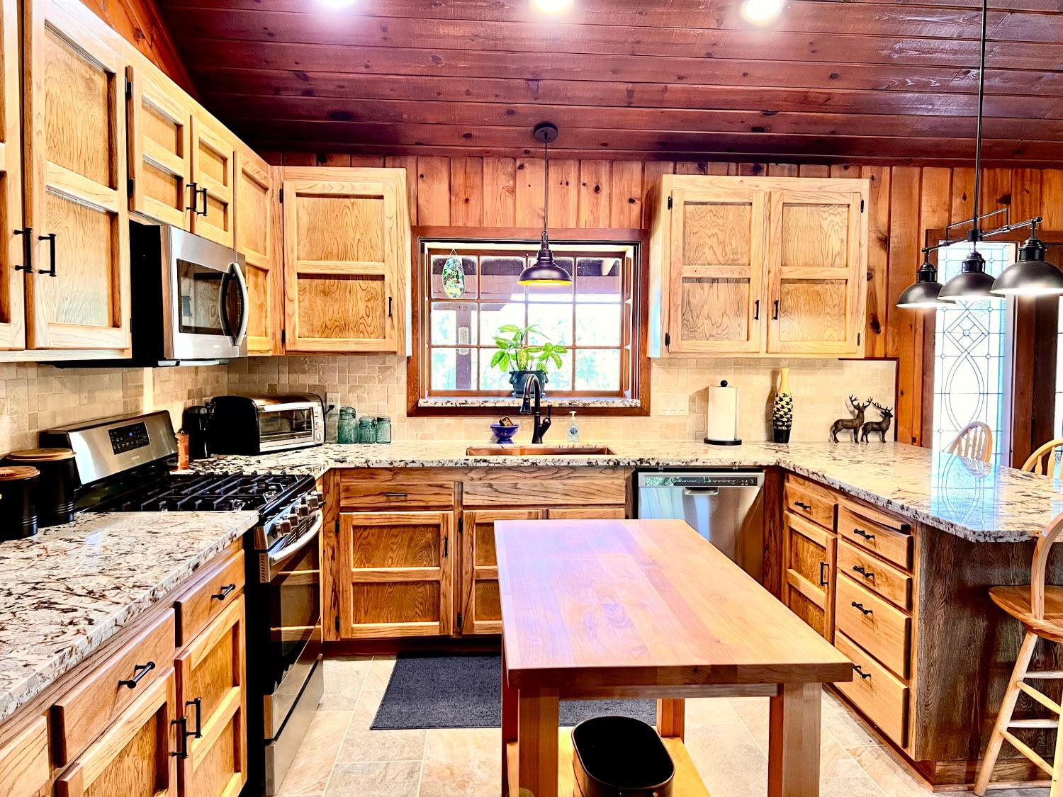 North Fork, California, 93643, United States, 3 Bedrooms Bedrooms, ,2 BathroomsBathrooms,Residential,For Sale,1977049