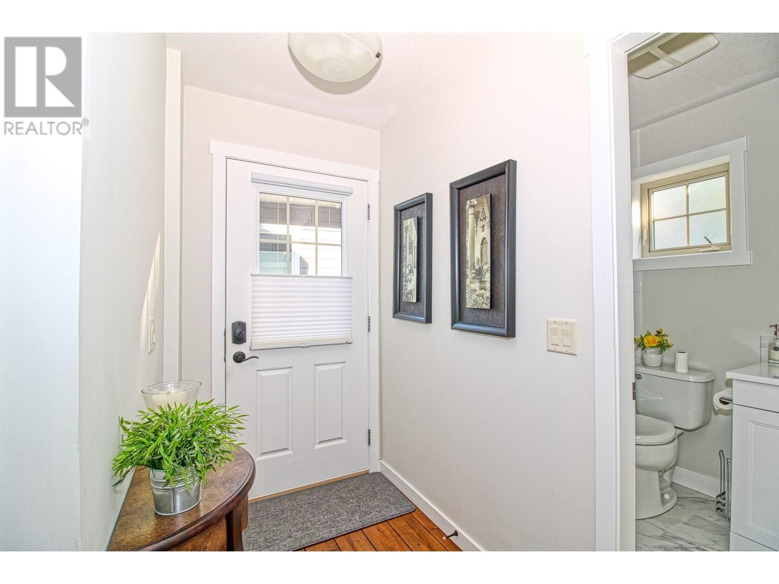 KELOWNA, British Columbia, V1Z 3R8, CA, 3 Bedrooms Bedrooms, ,2 BathroomsBathrooms,Residential,For Sale,1951529