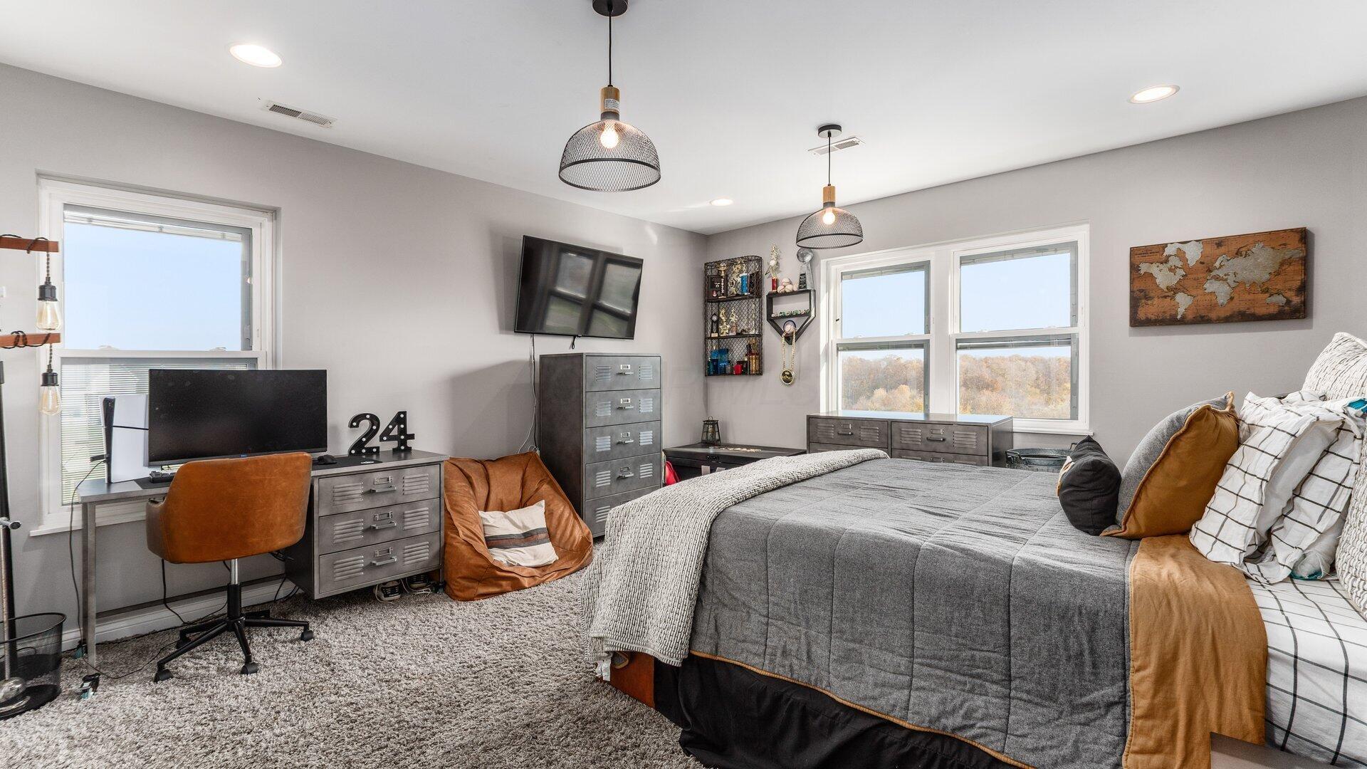 Hebron, Ohio, 43025, United States, 5 Bedrooms Bedrooms, ,5 BathroomsBathrooms,Residential,For Sale,1988631